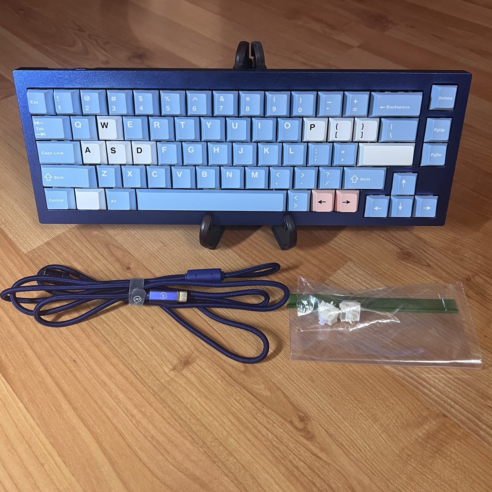 PREOWNED Keychron Q2 (BLUE) Wired w/Cable, Keycaps & Kailh Lilac Switches TESTED