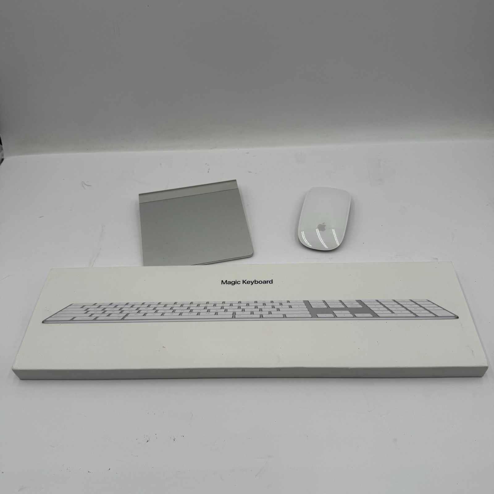 E5 Apple A1339 Magic Trackpad, A1657 Magic Mouse 2, A1843 Keyboard Bundle