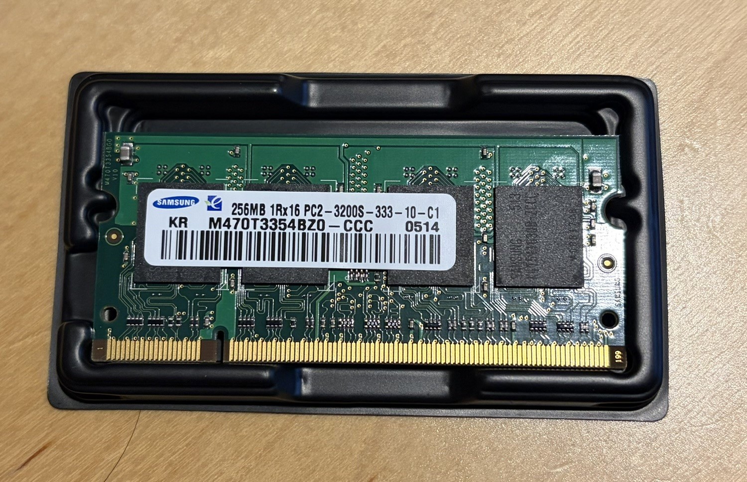 Samsung 256MB, PC2-3200S-333-10-C1 DDR2 RAM 200 PIN SO DIMM M470T3354BZ0-CCC
