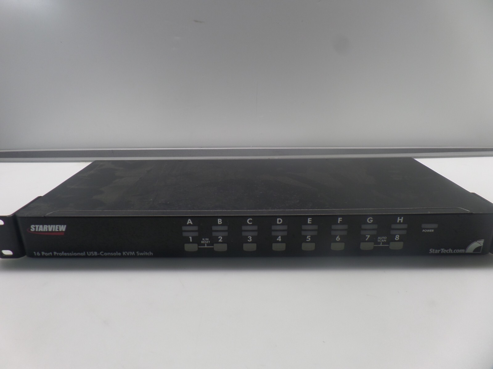 StarTech.com 16 Port 1U Rack mount VGA USB KVM Switch with OSD Used As-IS