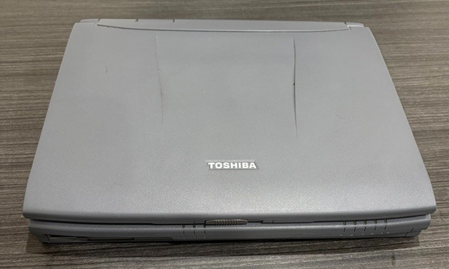 Vitage/Retro Laptop Toshiba Satellite 2540CDS 4.3 POWER ON TESTED UNIT ONLY