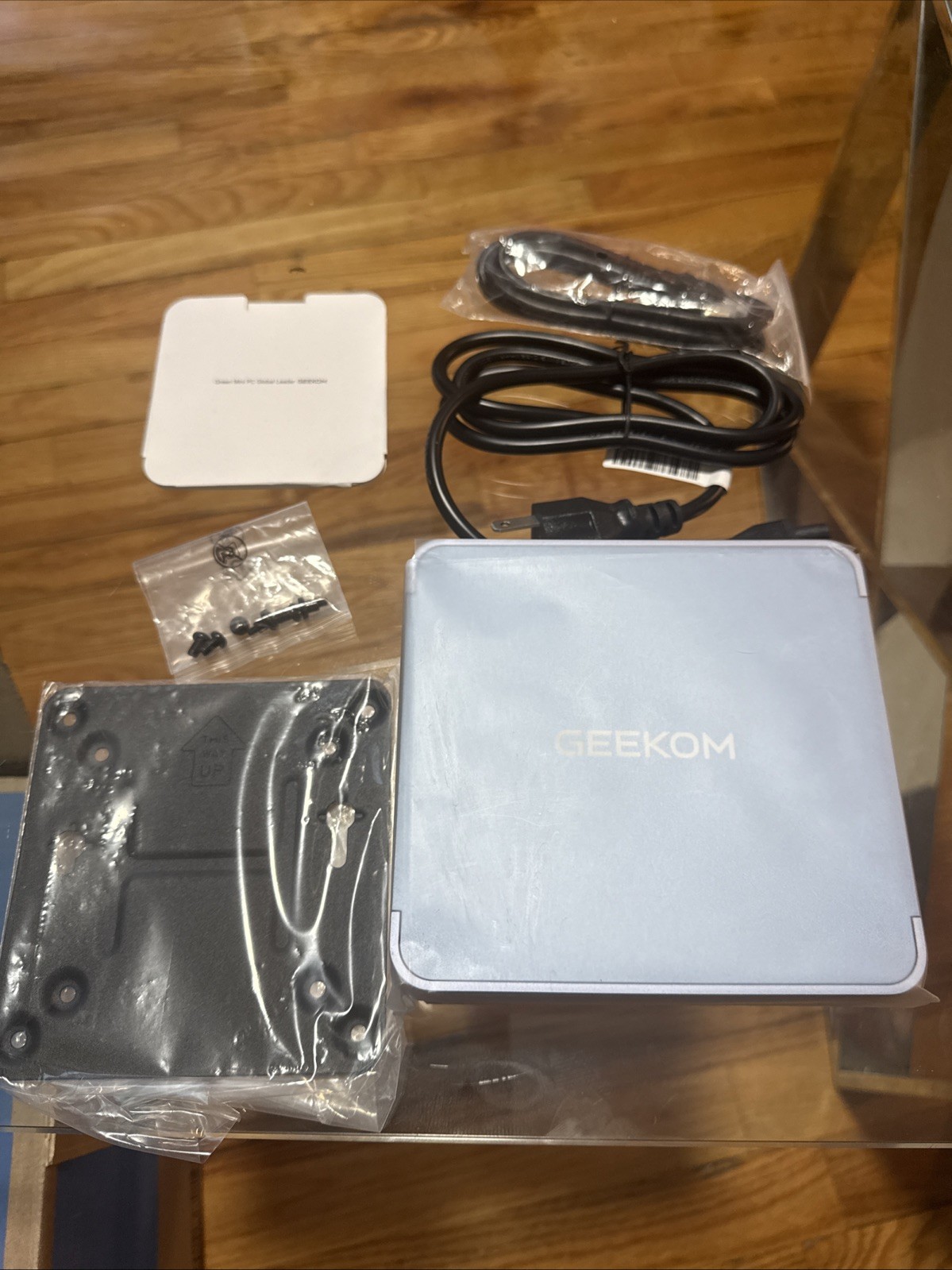 GEEKOM AX8 Max Silent Mini PC, Ryzen 7 8745HS, DDR5 16GB 1TB SSD