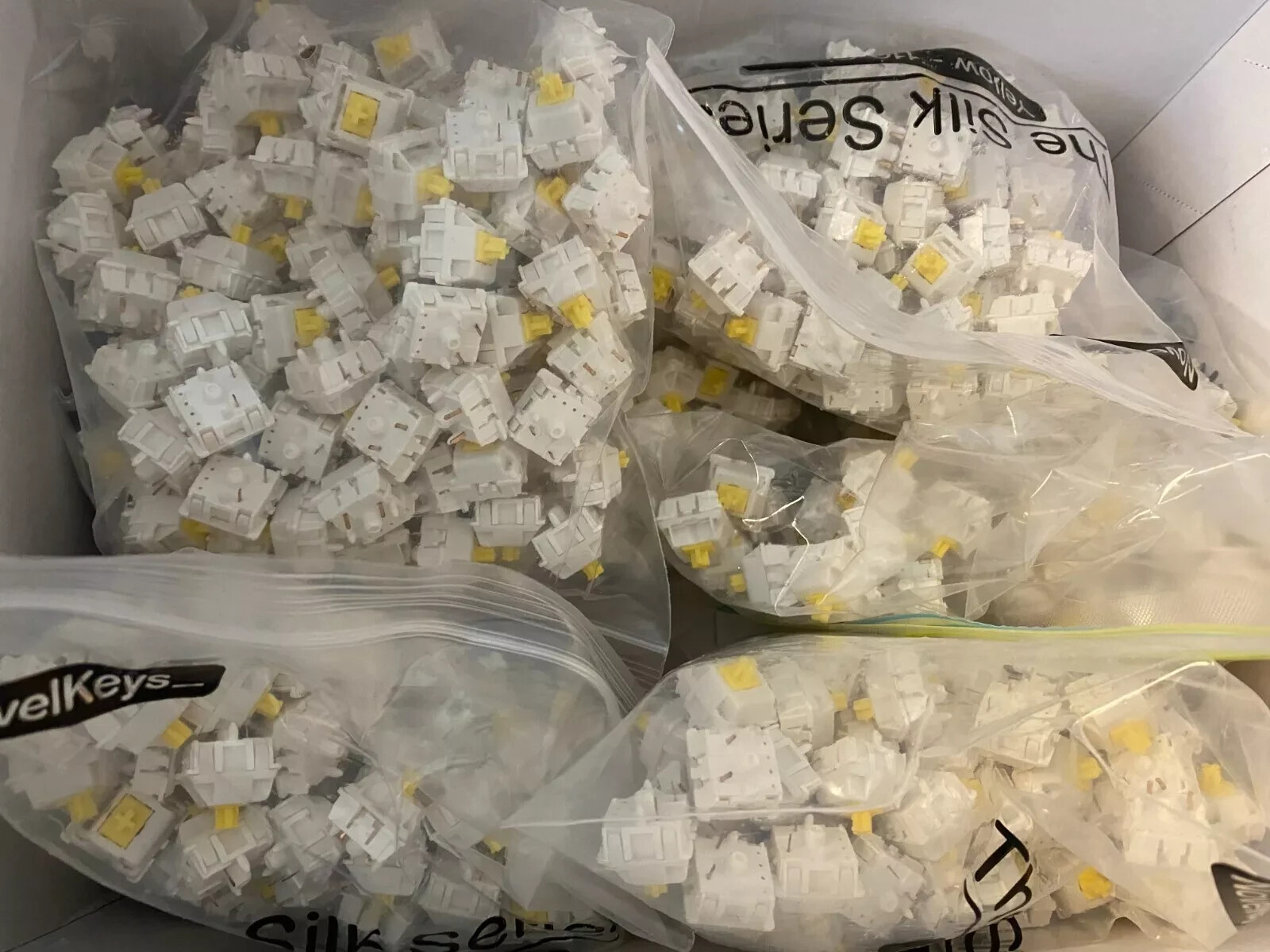 NOVELKEYS NK SILK YELLOW SWITCH Linear Mechanical Keyboard 45g (10-500 count)