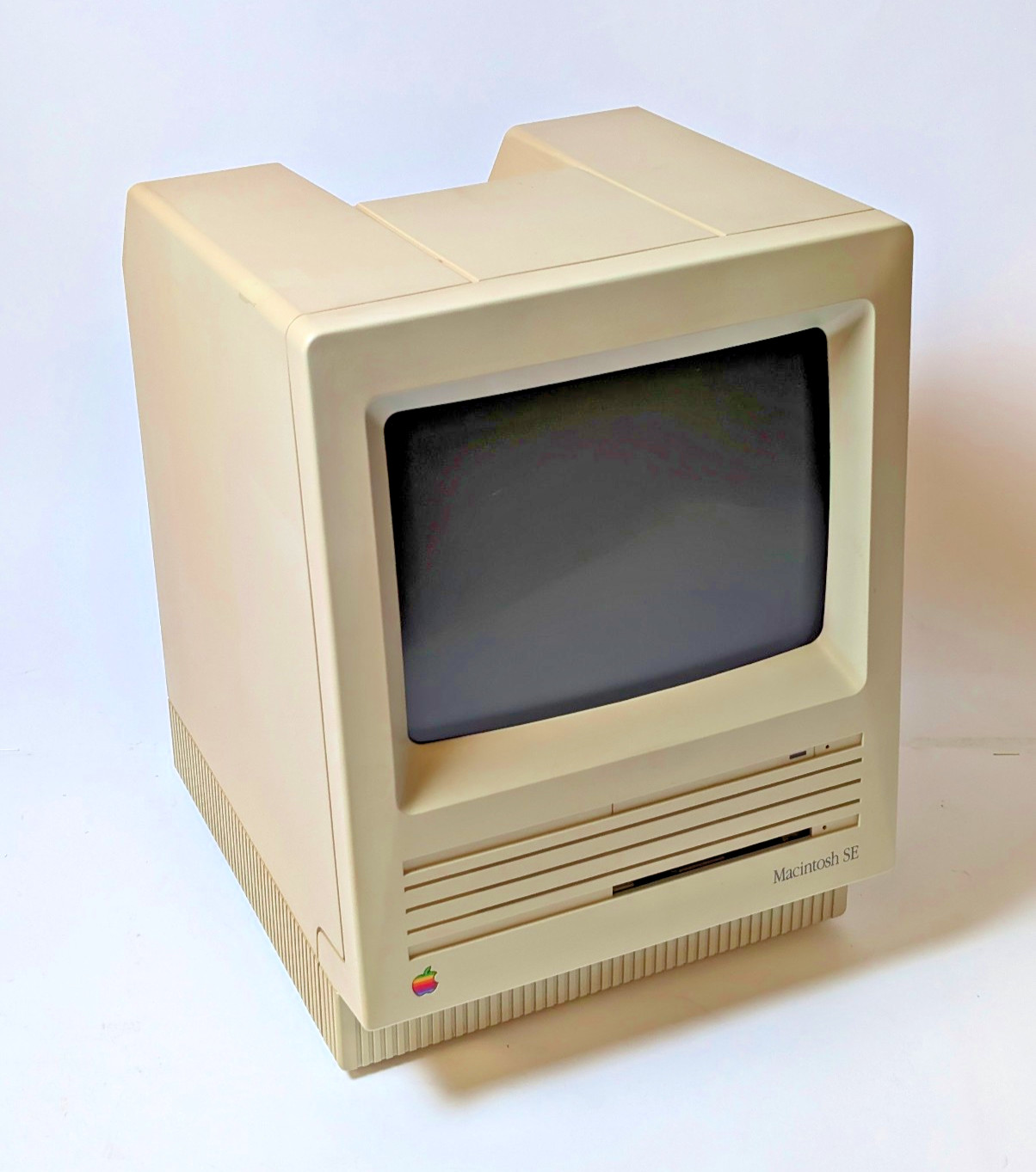 Apple Macintosh SE M5011; untested; no HDD; *READ THE DESCRIPTION*
