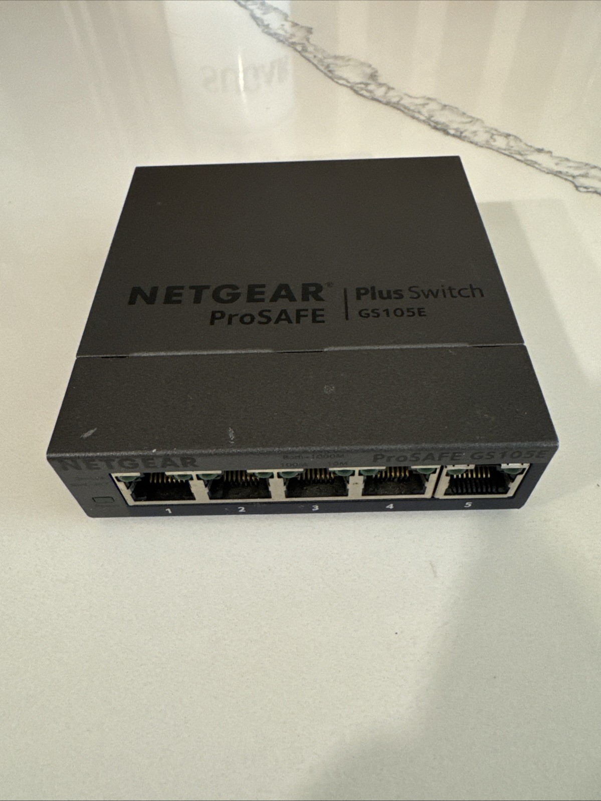 NETGEAR ProSAFE Plus (GS105Ev2) 5-Port Gigabit   ( No Power Cord )