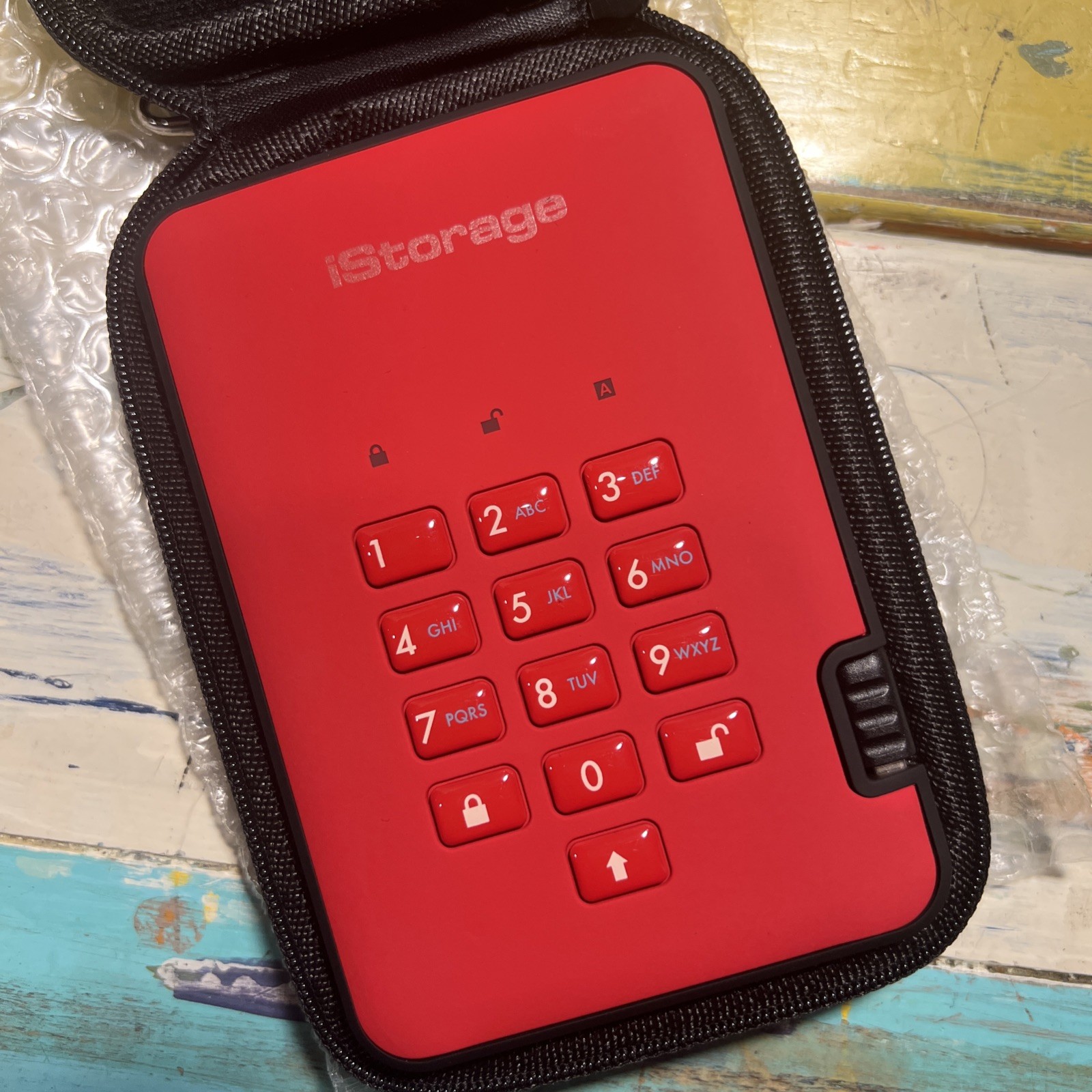 iStorage diskAshur2 HDD 1TB Red - Secure portable hard drive - Password prote...