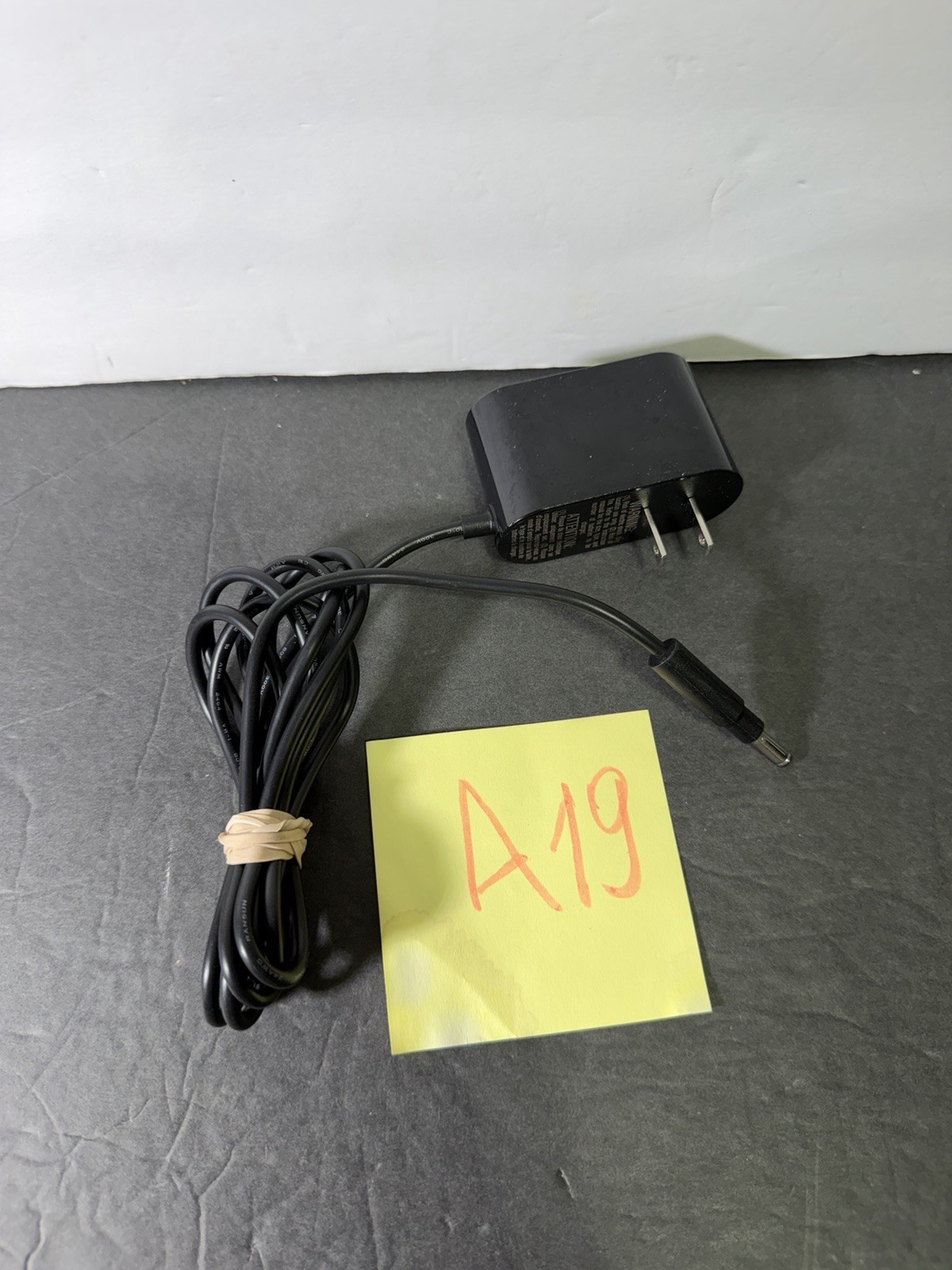 Original Eureka 25-29V AC Adapter Charger For MC2508A or MC2805A Vacuum Cleaner