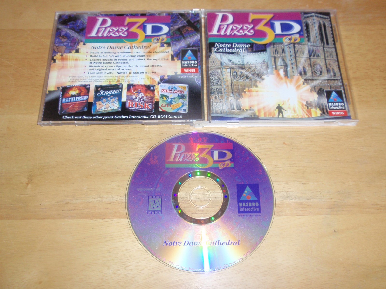 Puzz-3D CD Notre Dame Cathedral PC CD-ROM 1997 Puzz3D Hasbro game for Windows 95