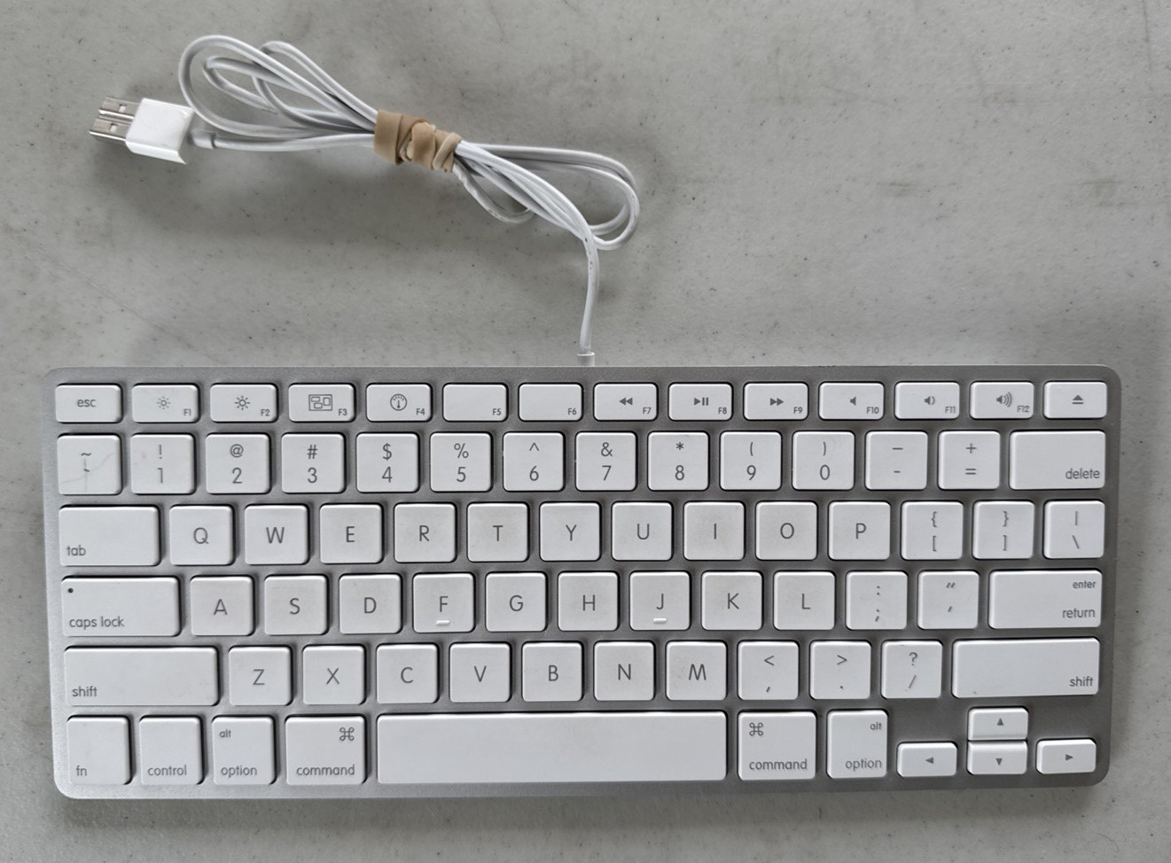 Apple Wired Compact Keyboard A1242 USB Ports Tested & Working, Clean & Sanitized