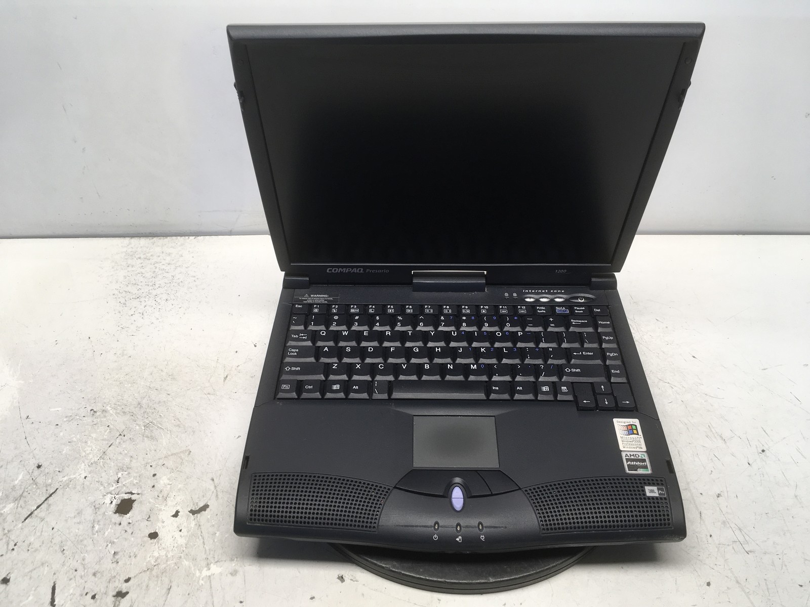 Compaq Presario 1200 Mobile AMD Athlon 4 1GHz 96 MB NO HDD No Batt