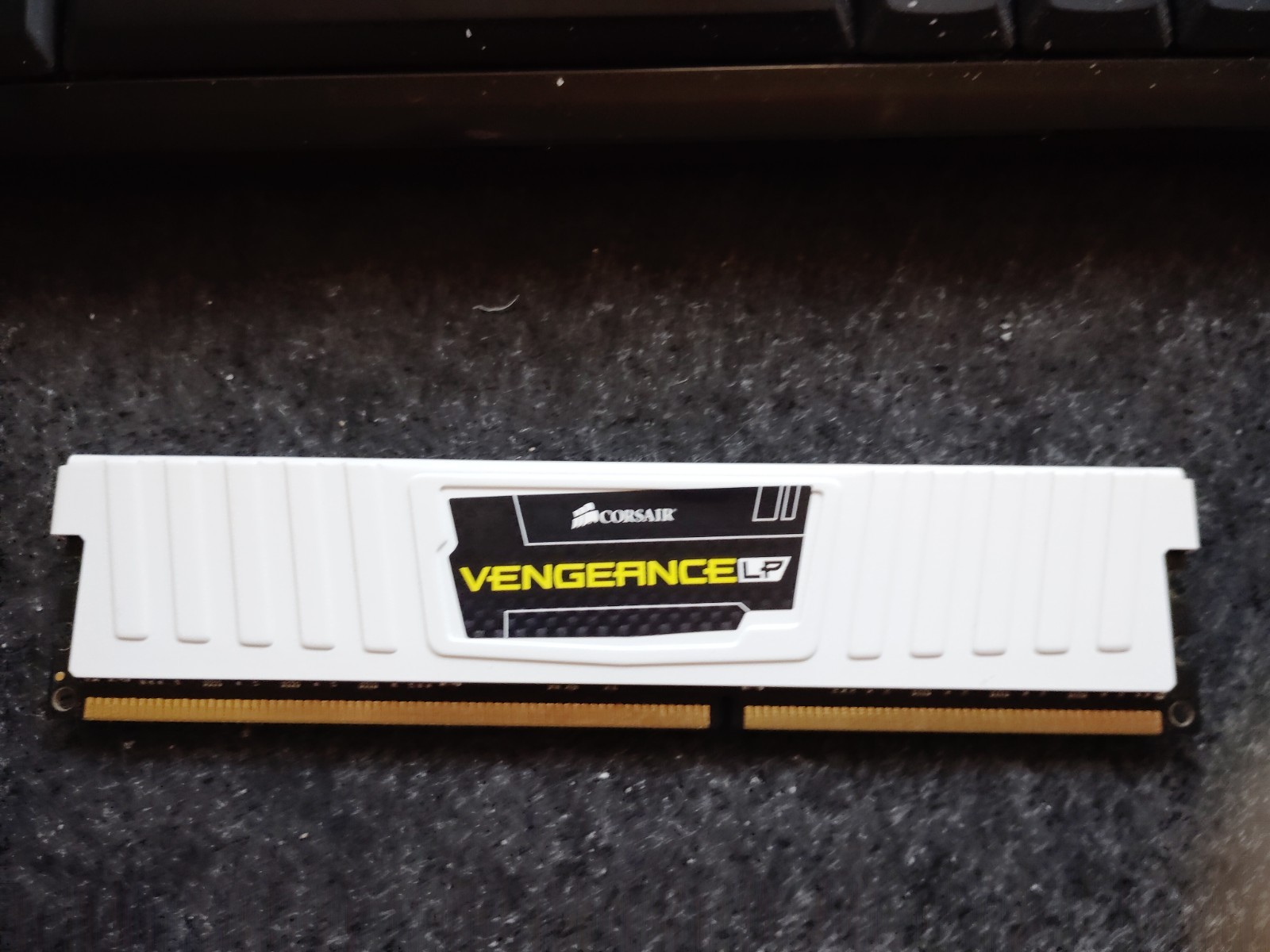 Corsair Vengeance LP White 16GB Kit (2x8GB) DDR3L 1600MHz RAM CML8GX3M2A1600C9W