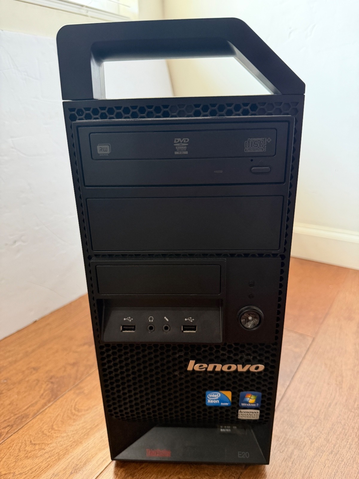 Lenovo ThinkStation E20 Workstation Xeon X3430 2.40GHz 2GB RAM No HDD Tested