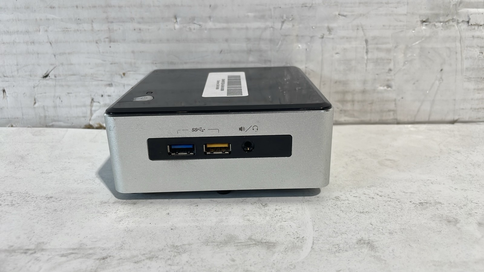 Intel NUC5i3RYH Mini PC Intel Core i3 5th Gen 2.1GHz HDMI USB Ethernet