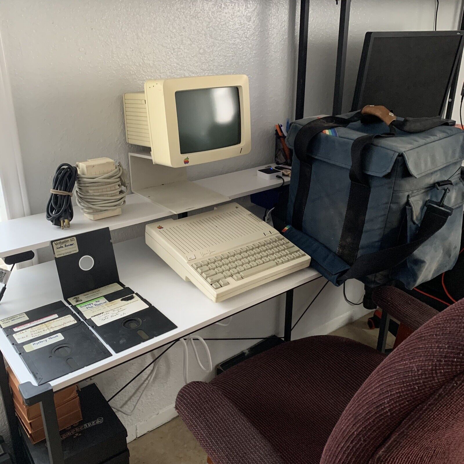 1985 Apple 2c Computer A2S4000 with Monitor