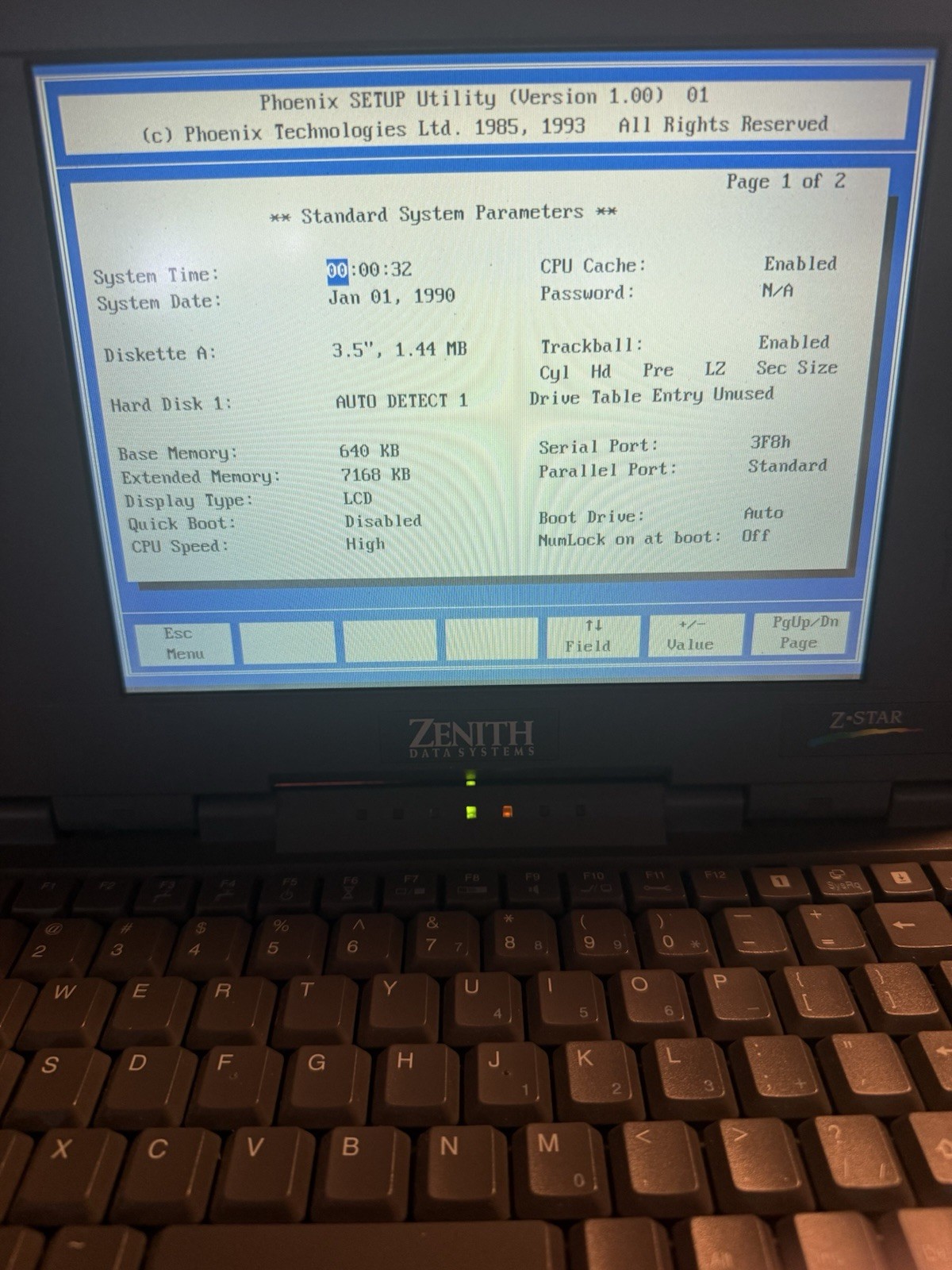Zenith Laptop Data Systems ZPR Vintage powers On Nice Condition-