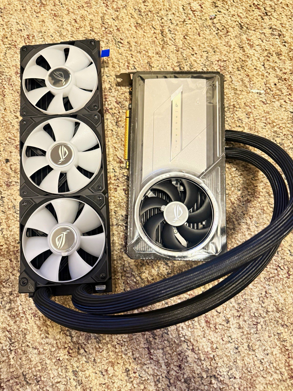 ASUS ROG Astral LC GeForce RTX 5090 32GB GDDR7 - NO DISPLAY - FOR PARTS