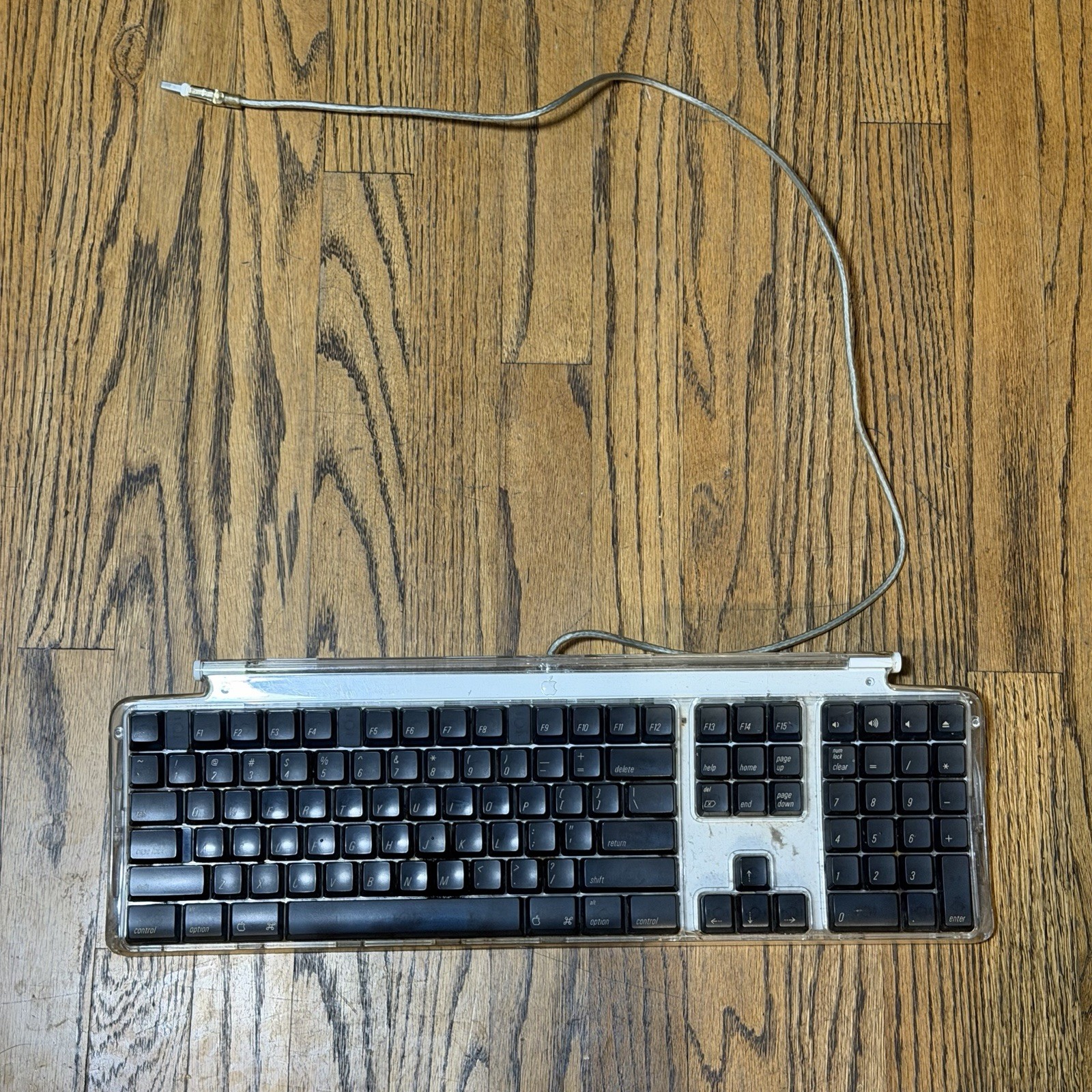 Vintage Apple Keyboard M7803 Mouse M5769 (NEEDS TO BE CLEANED)