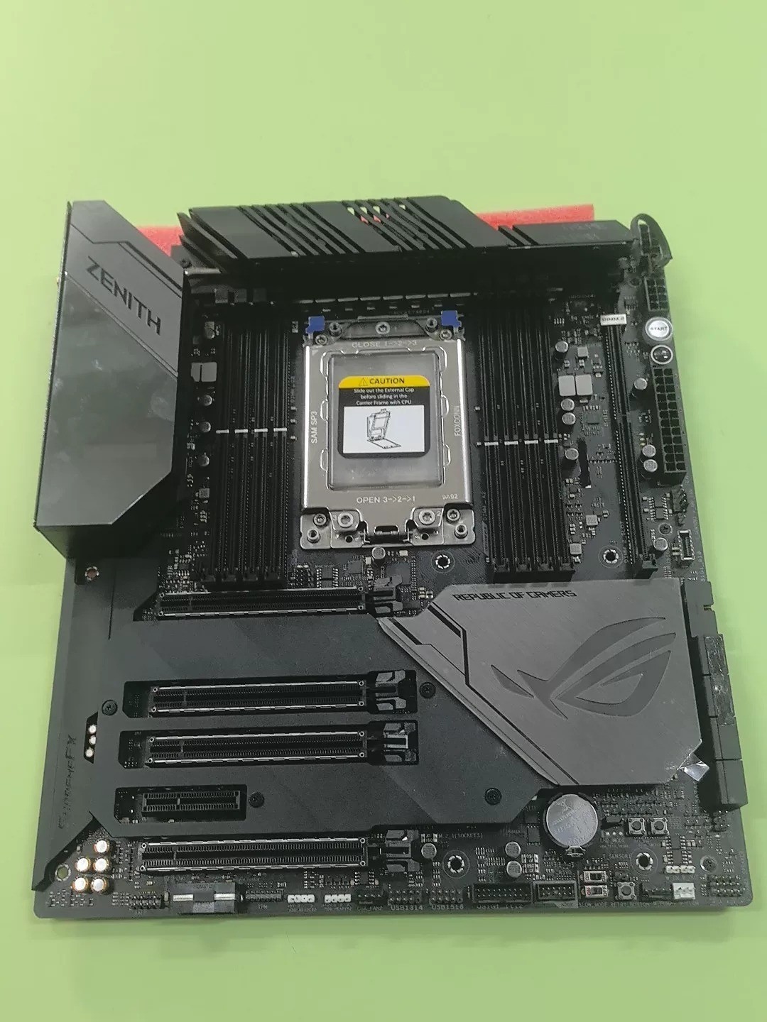 FOR ASUS ROG ZENITH EXTREME DDR4*8 128GB AMD SocketTR4 ATX Motherboard Test OK