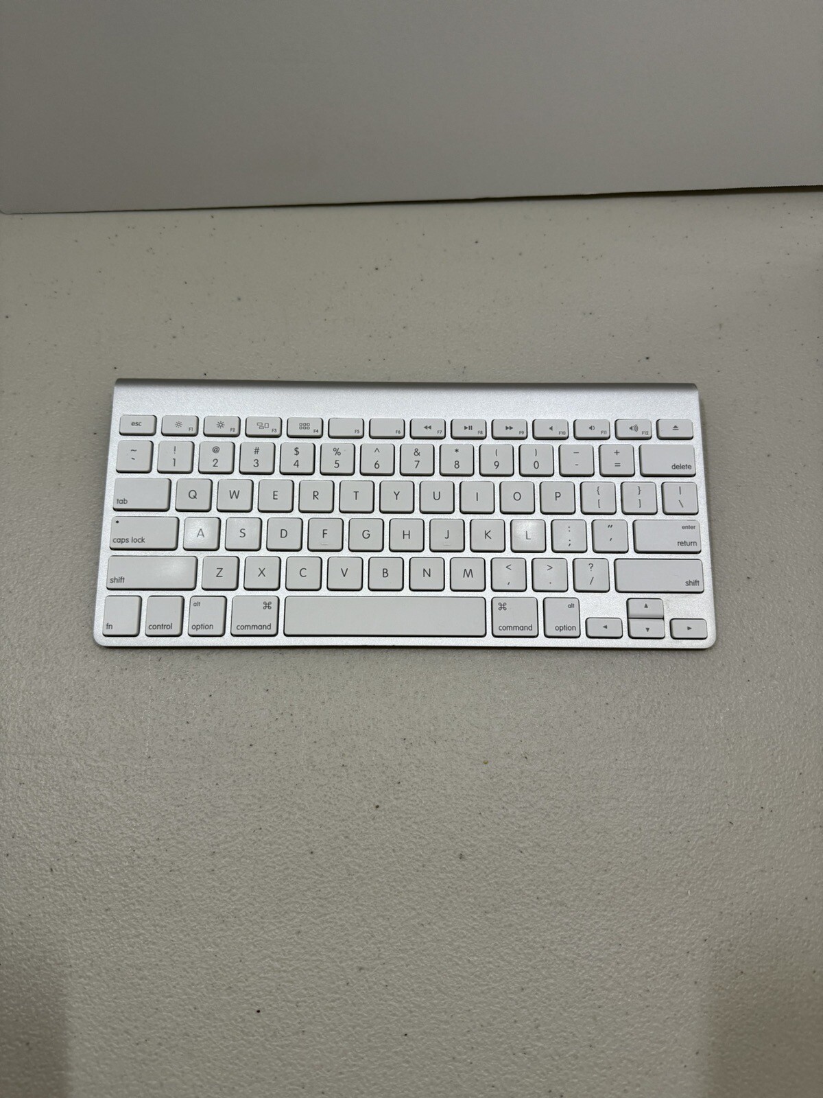 Apple MC184LL/A Wireless Keyboard