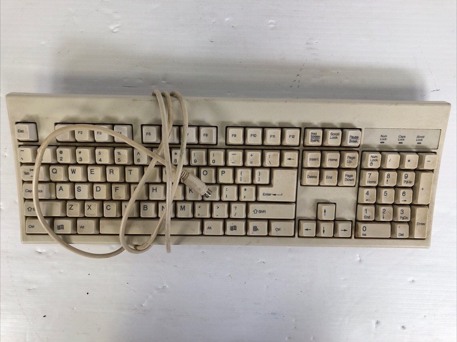 VNTAGE Chicony KB-2961 Keyboard GOOD USED CONDITION TESTED AND WORKING 