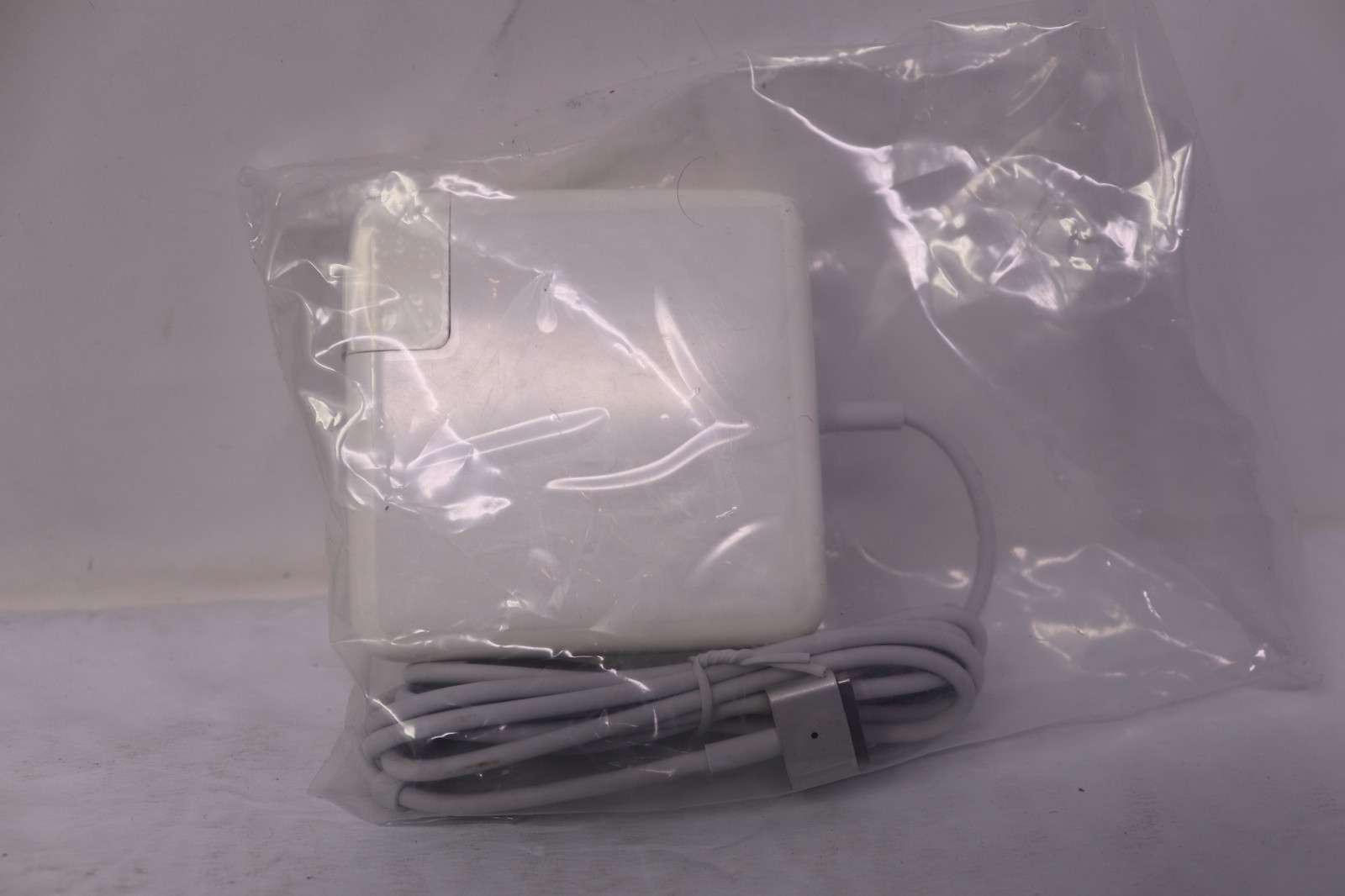 85W Magnetic T-Tip Power Adapter w/ Cable
