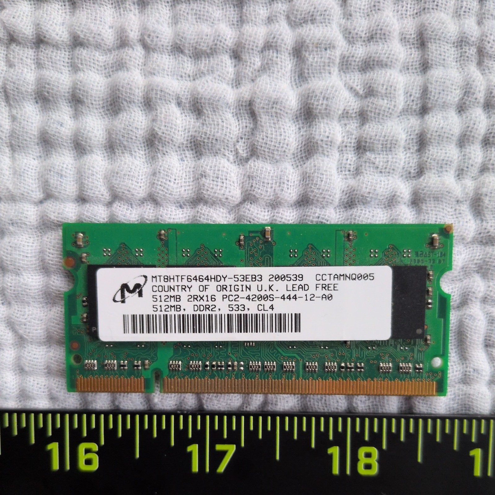 Micron PC2-4200 512 MB SO-DIMM 533 MHz DDR2 Laptop Memory (MT8HTF6464HDY-53EB3) 
