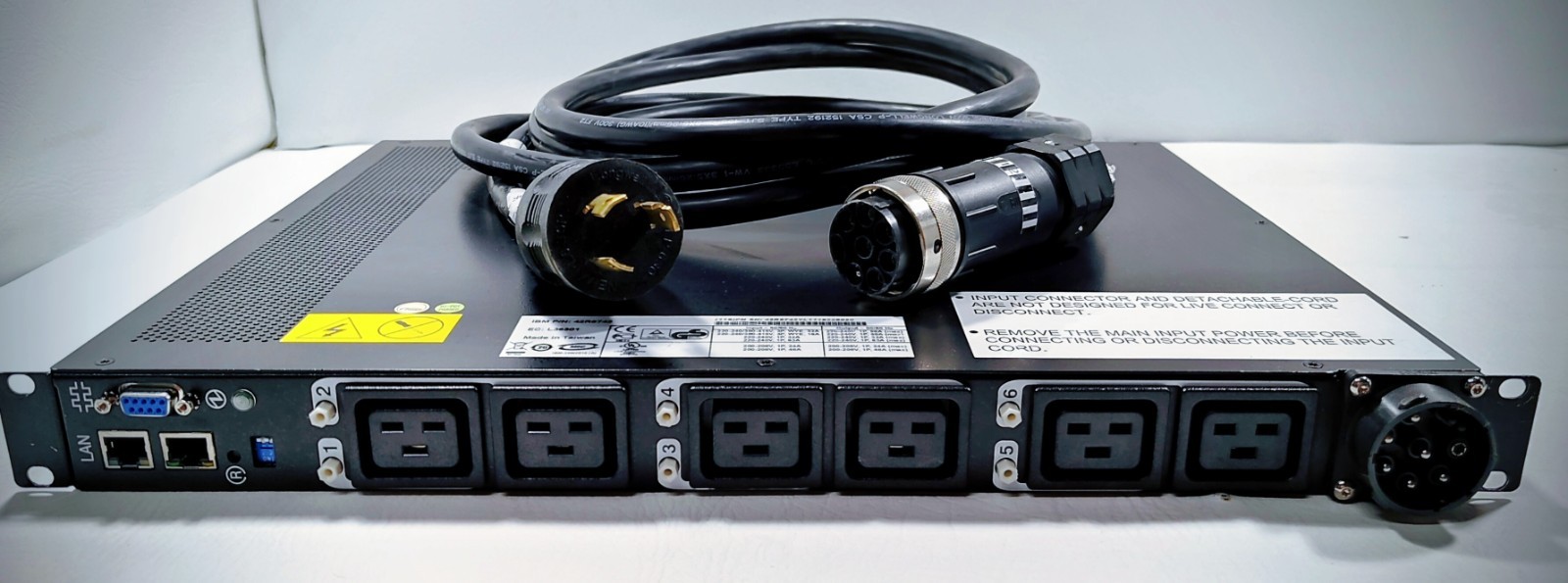 IBM 44V3897 12 Outlet Intelligent PDU Rackmount 220V Black includes 39M5416 Cord