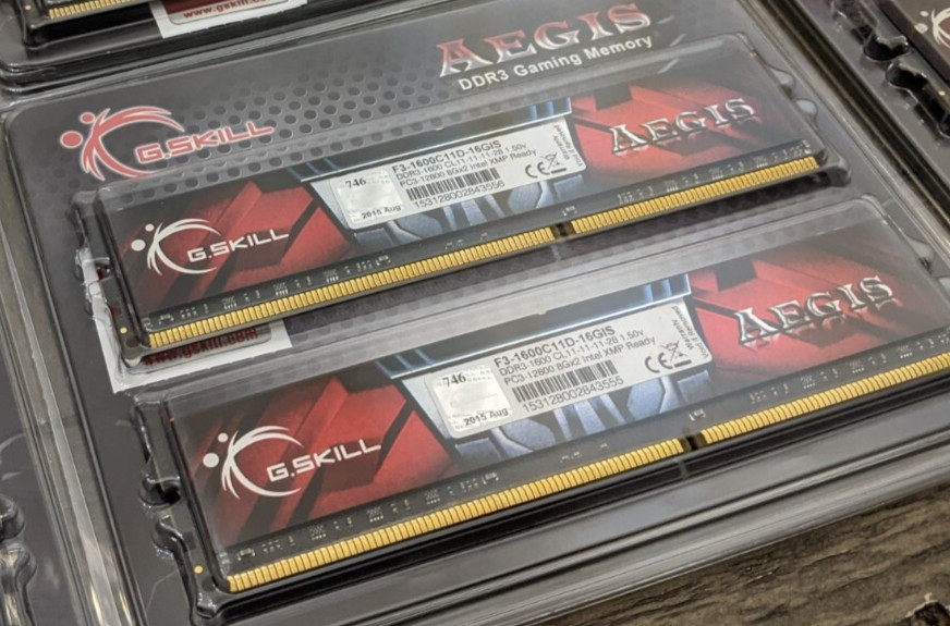 G.Skill | 16GB (8GBx2) GB | DDR3 | 1600 MHz F3-1600C11D-16GIS
