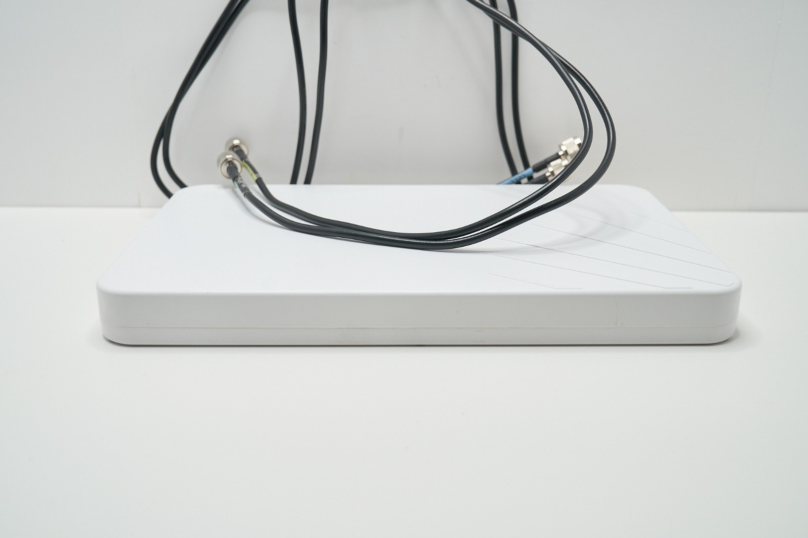 Parsec Omnitron PRO4A4L Compact Four-In-One 4x4 MIMO LTE External Antenna