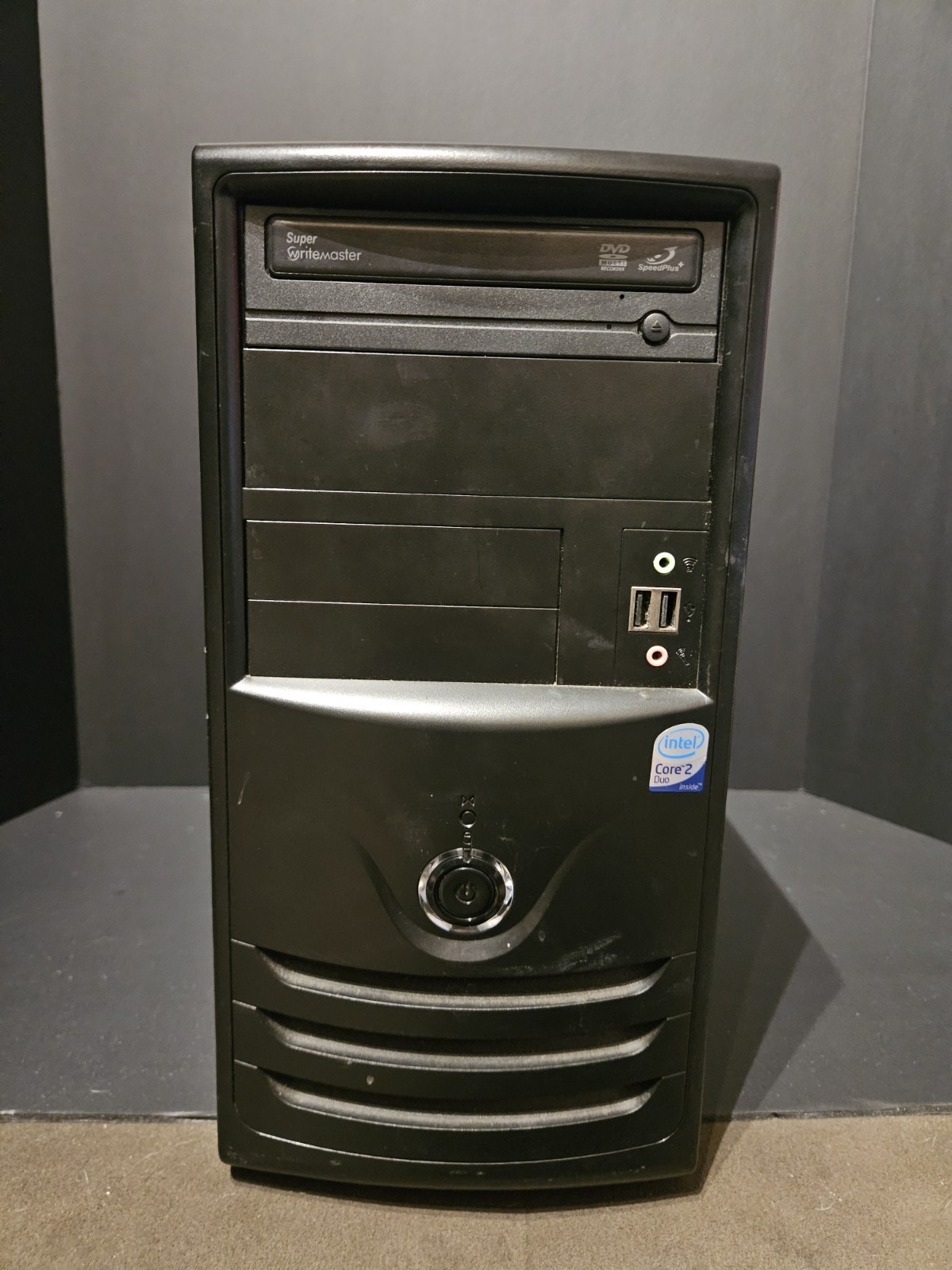 InWin Z589 Mini Tower PC Case With Super WriteMaster CD DvD Drive 