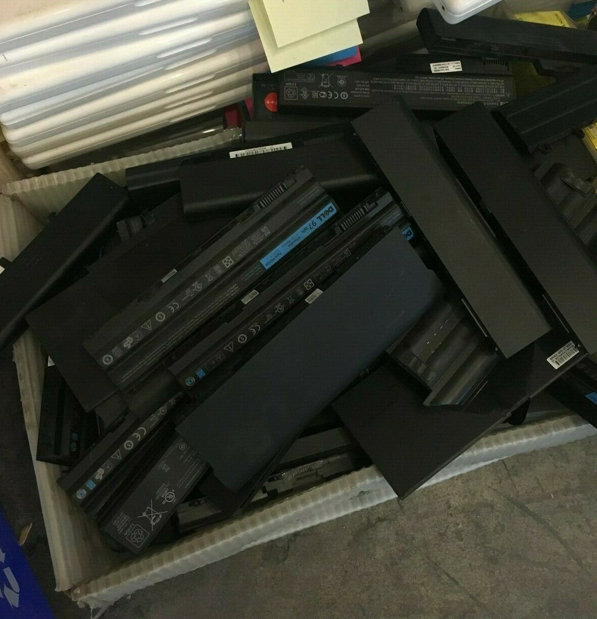 Lot of 50 Lithium Ion Laptop Batteries for Scrap / 18650 Cell Recovery AS IS