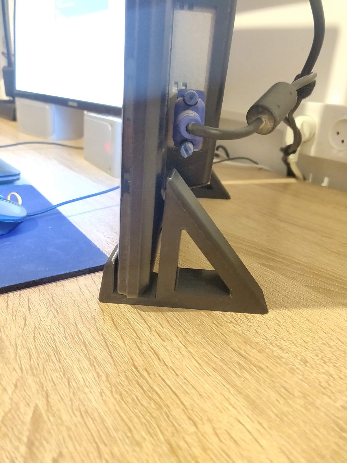 Slick Vertical Monitor Stand 3D-Printed