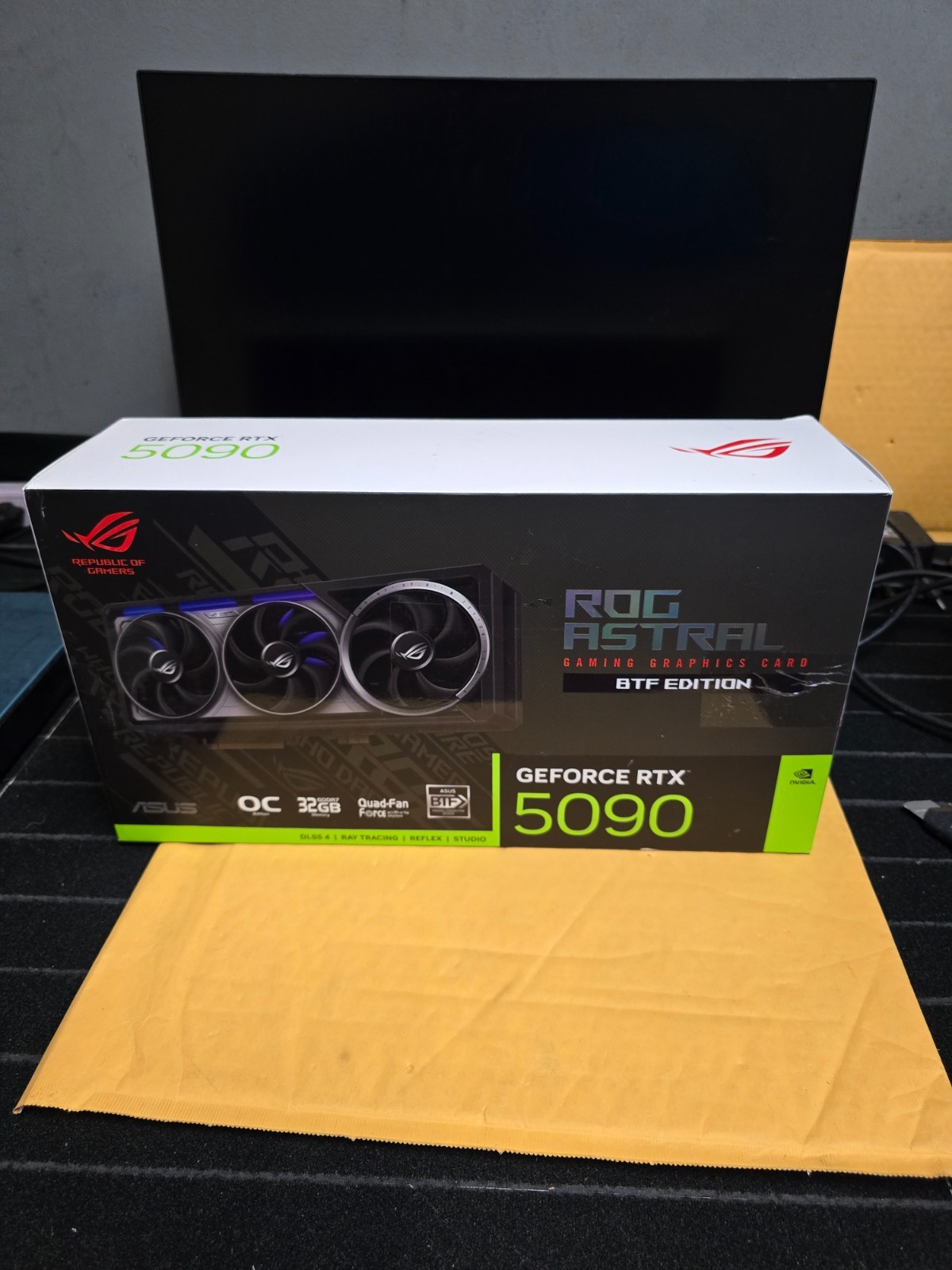 ASUS ROG Astral GeForce RTX 5090 32GB GDDR7 OC BTF Edition [NOT WORKING] "READ"