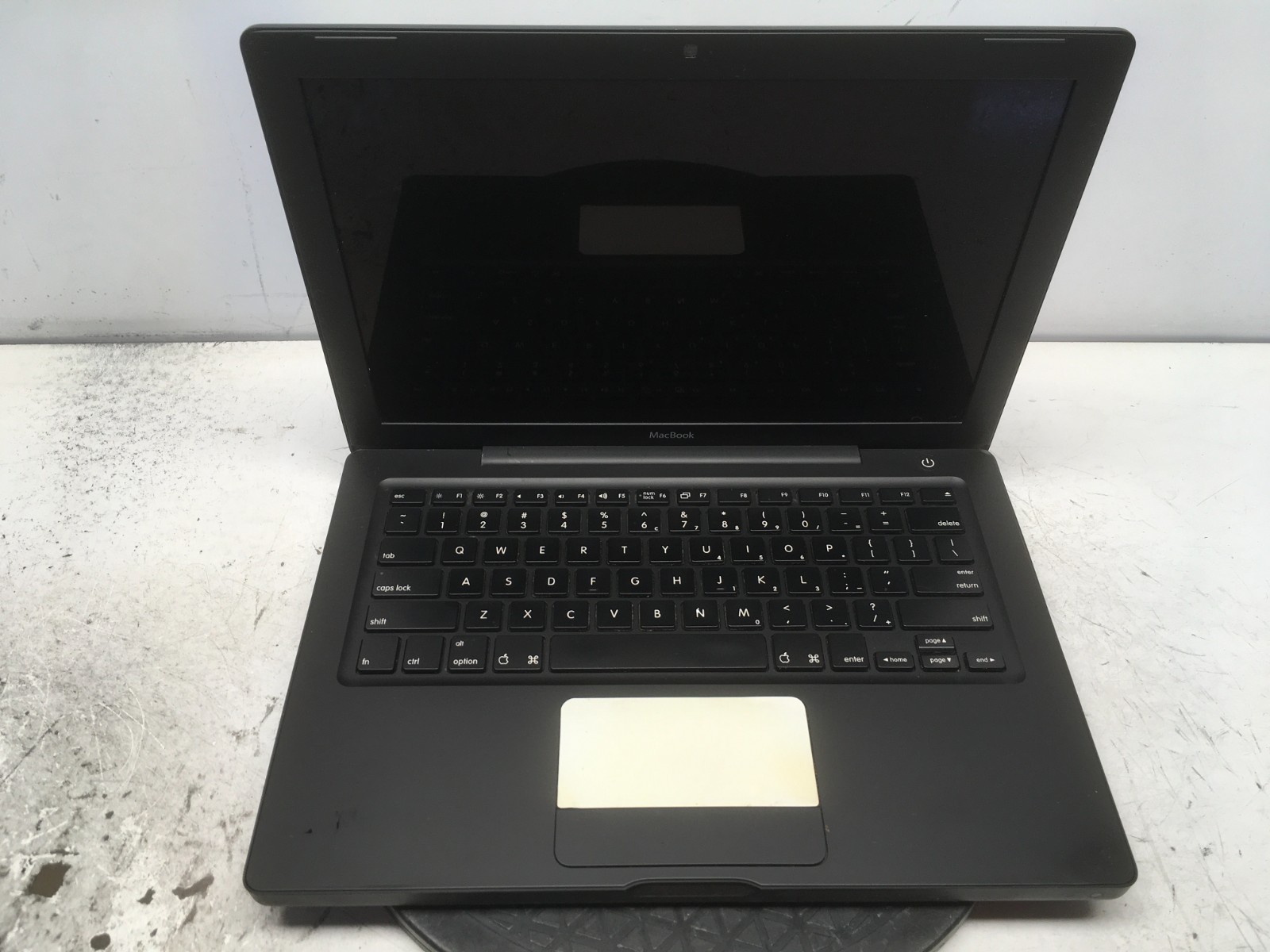 Apple MacBook A1181 Intel Core 2 Duo T7400 2.16GHz 2 GB NO HDD No Batt