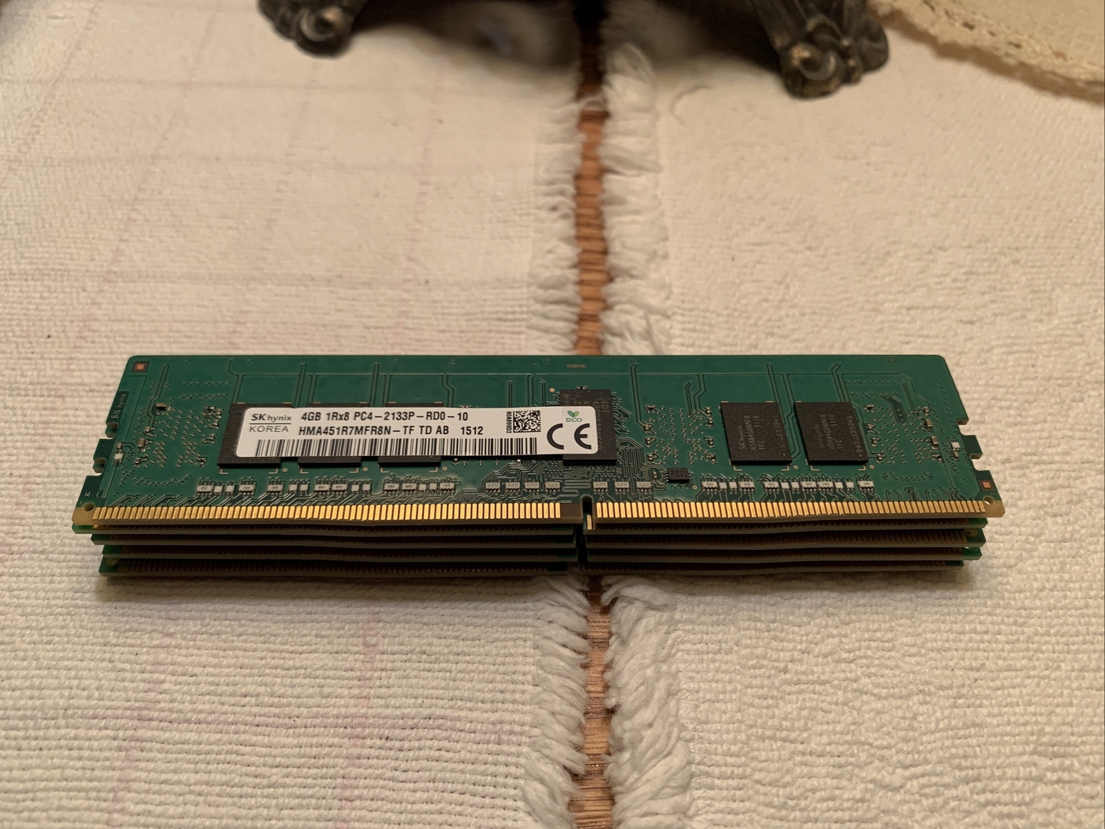 (AS IS) Dell SK hynix 4GB 1Rx8 PC4 - 2133P DDR4 RAM module from working system