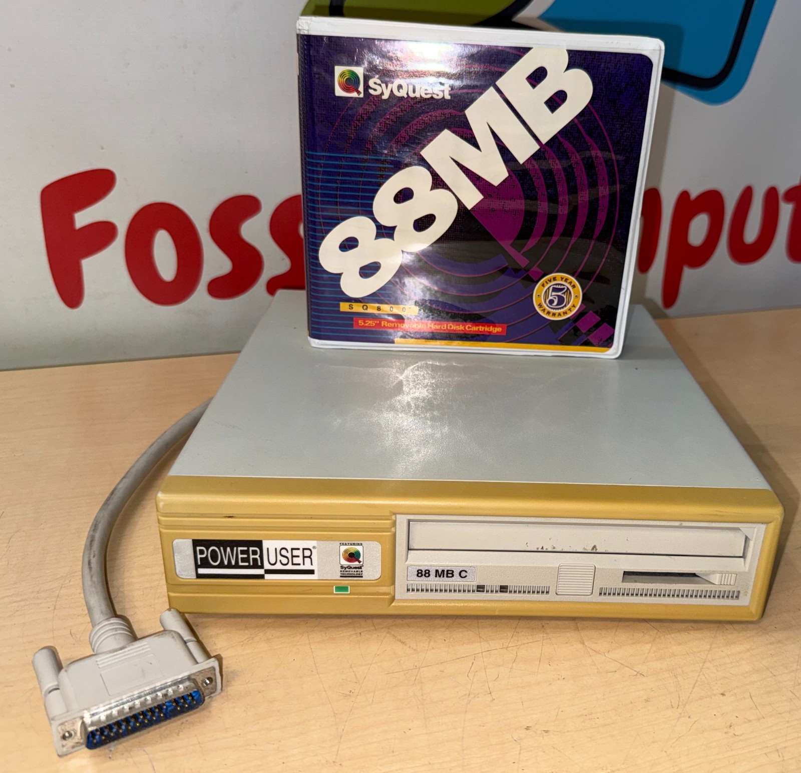 SyQuest SQ88 88MB Internal SCSI External Drive         KL