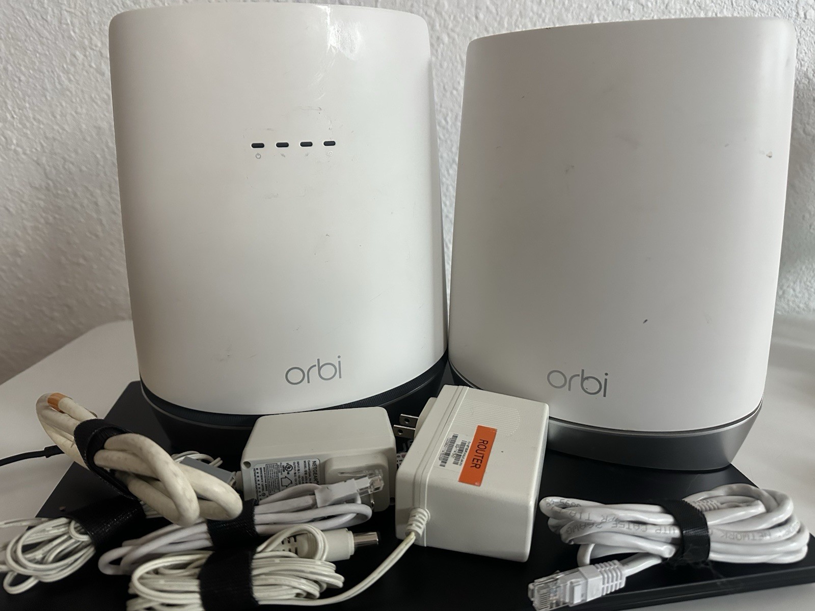 NETGEAR Orbi CBR750 Mesh Cable Modem Router + RBS750 Satellite, White/Gray