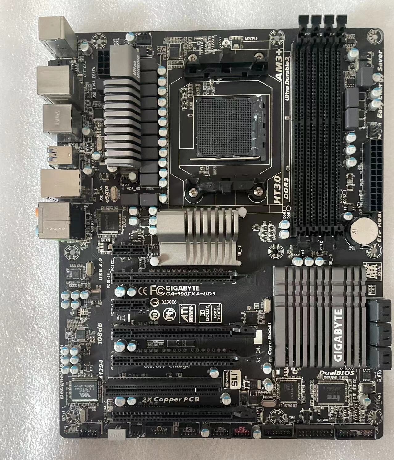 Gigabyte GA-990FXA-UD3 AM3+ AMD 990FX ATX Desktop Motherboard SATA 6Gb/s USB3.0