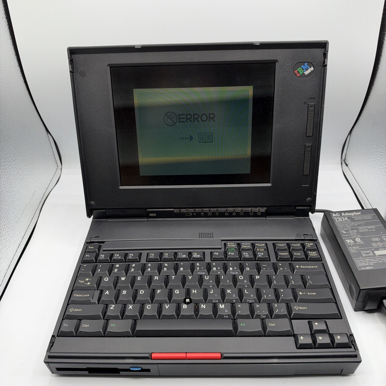 IBM ThinkPad 360CSE Type 2620 Powers On - For Parts Repair + IBM Charger