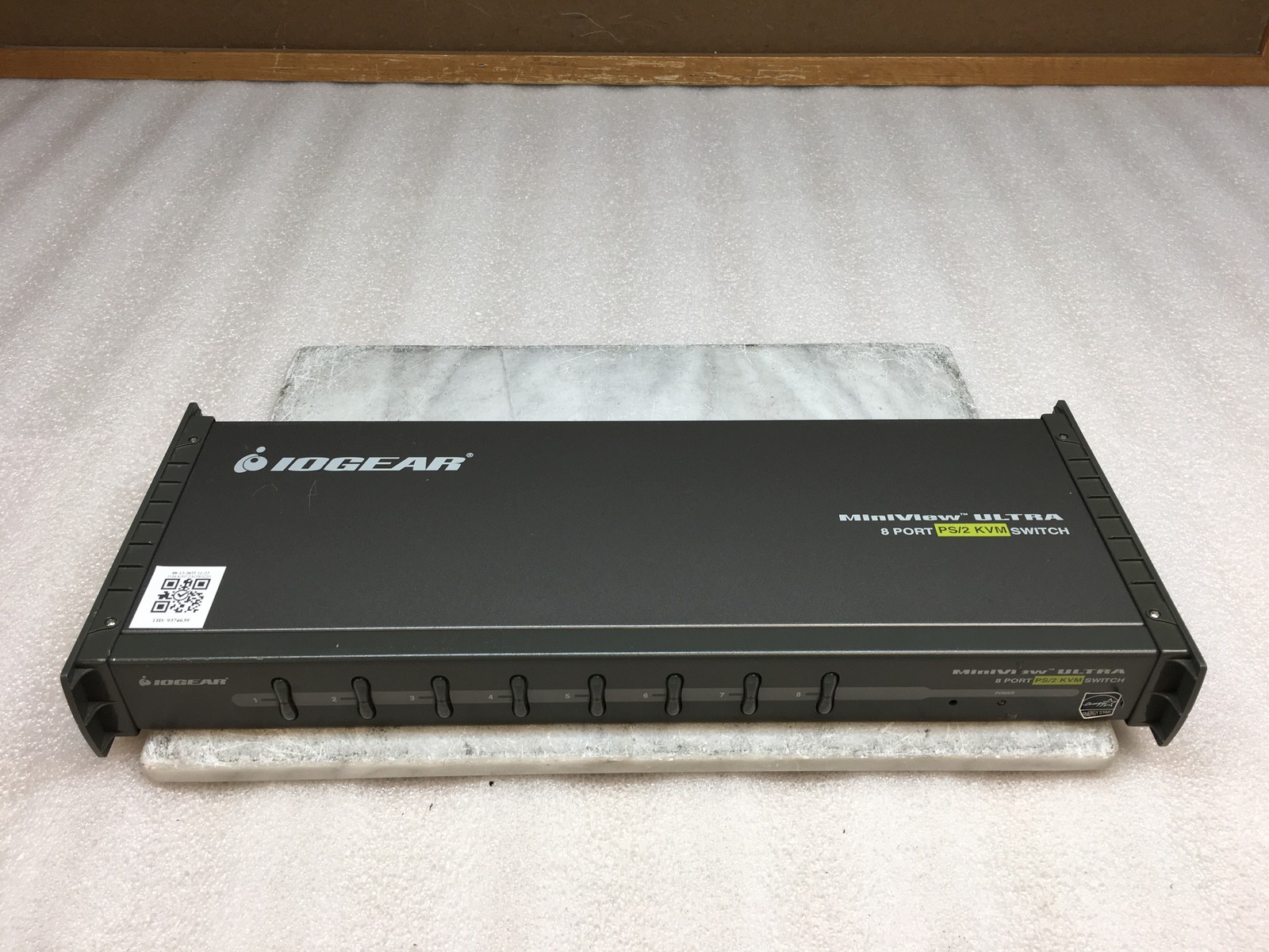 IOGEAR GCS138 8-Port MiniView Ultra PS/2 KVM Switch No PWR Cable Included