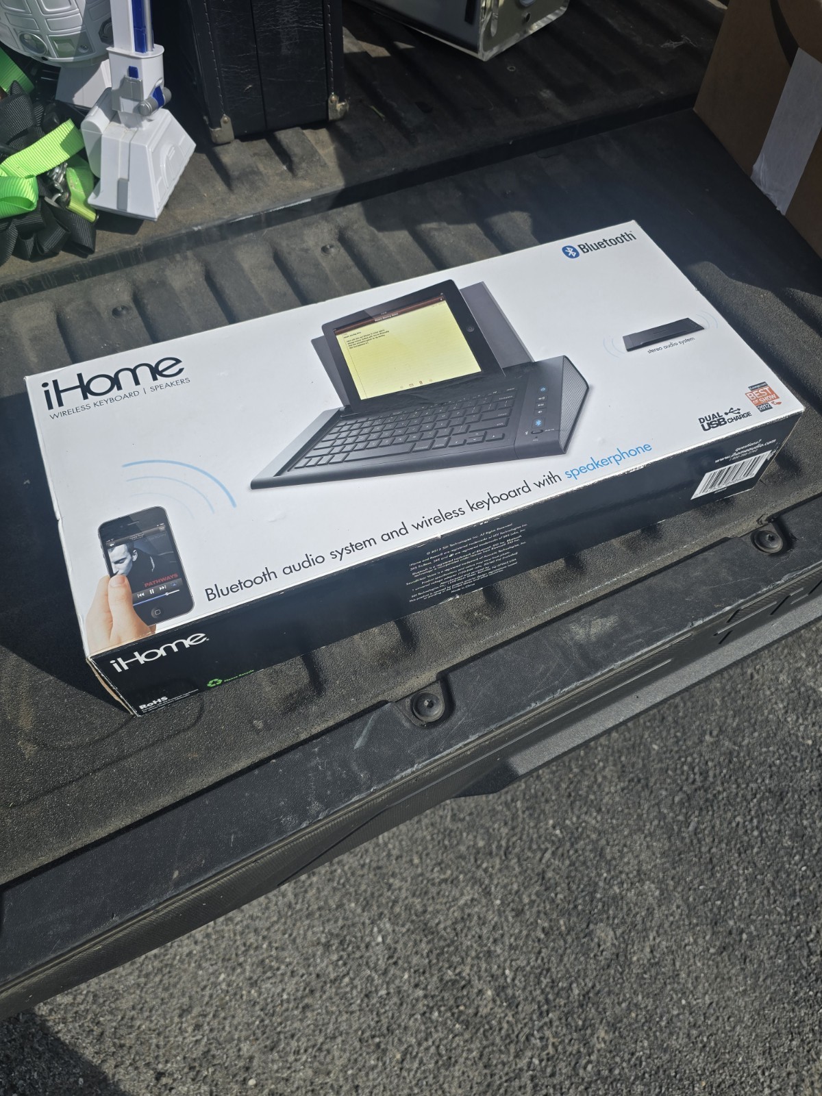 iHOME BLUETOOTH AUDIO SYSTEM & WIRELESS KEYBOARD W/ SPEAKERS NEW IN BOX iDM5B