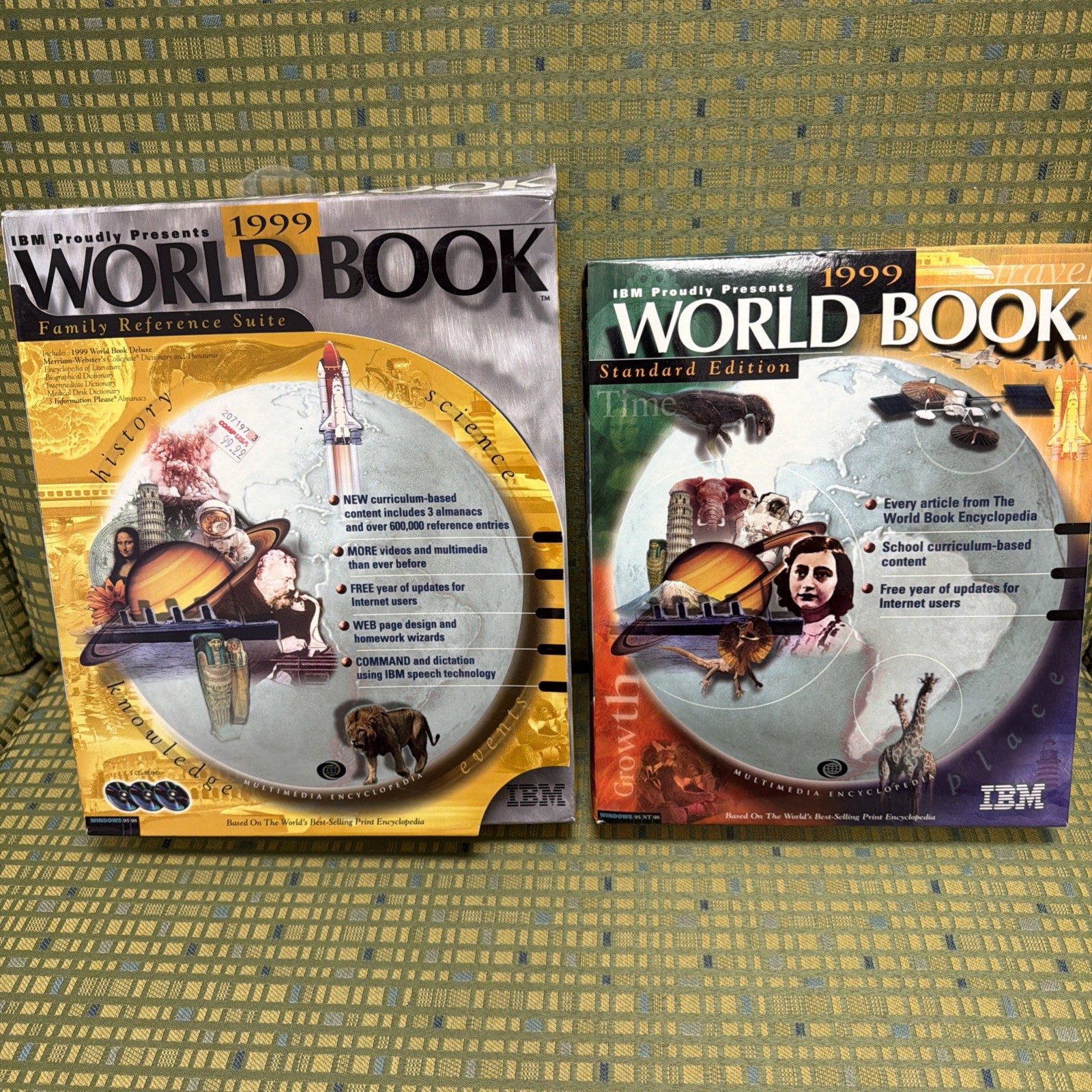 1999 IBM World Book Set Of 2 - Standard Edition & Family Reference Suite - PC