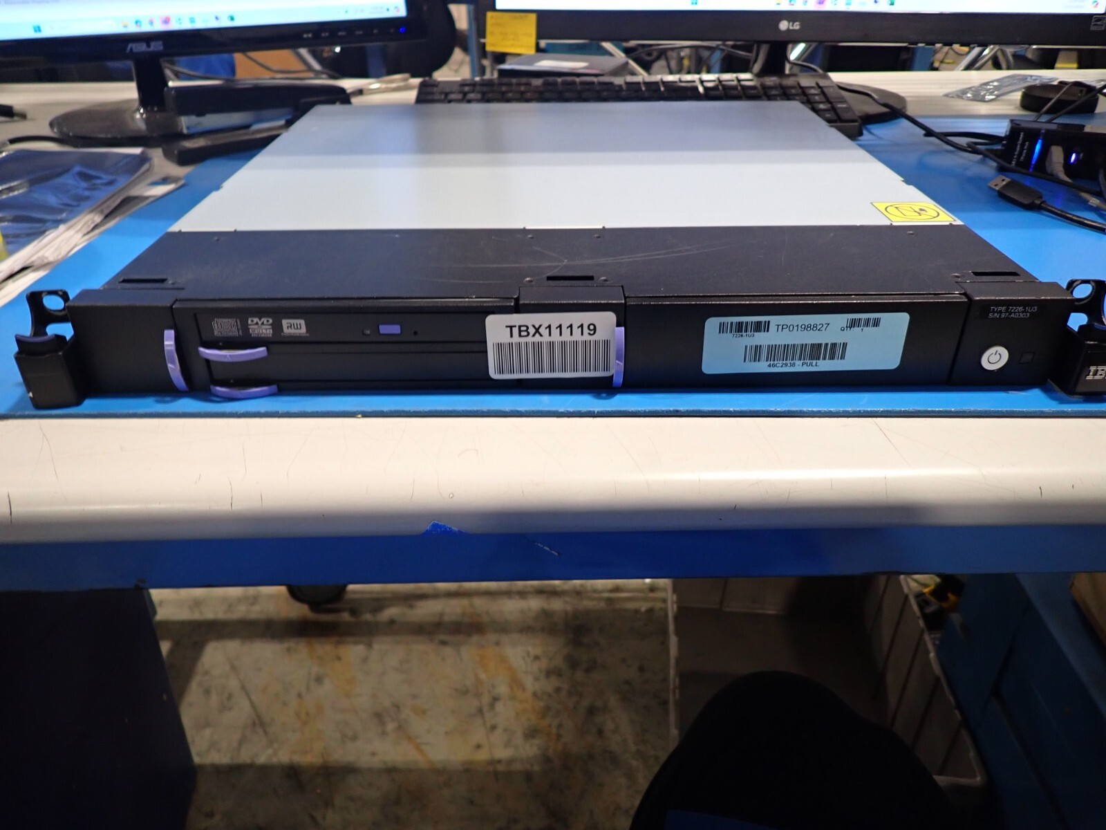 IBM 7226-1U3 46C2938 Multi-Media 1U Server Rackmount Storage Enclosure