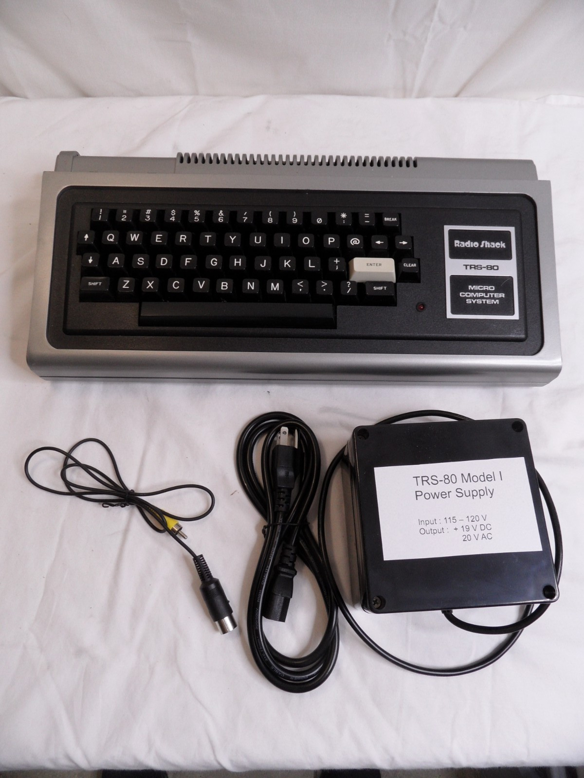 Tandy TRS-80 TRS80 Model I Computer w/  Power Supply, Video Cable - Tested
