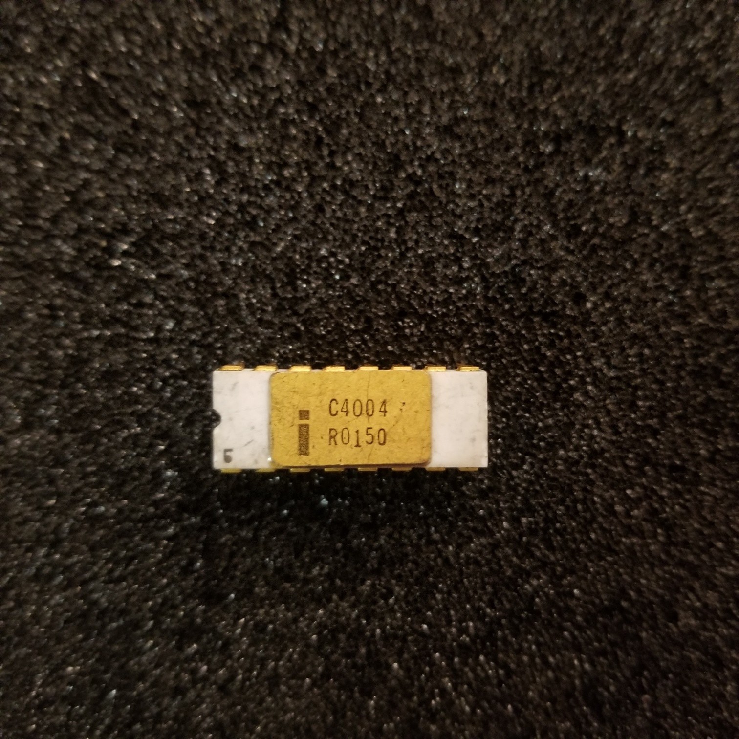 Super Rare factory remarked White Intel C4004 Gold Ceramic Processor, working