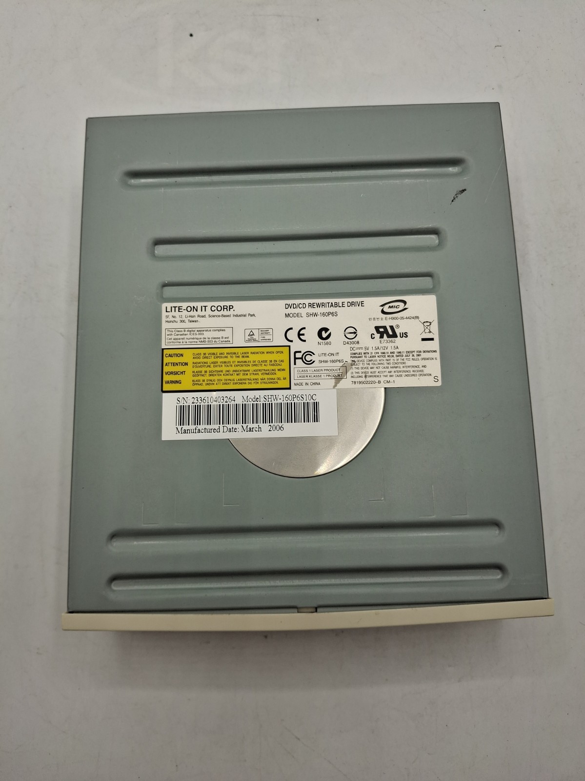 Lite-ON SHW-160P6S DVD/CD Rewritable IDE Drive Beige 5.25"
