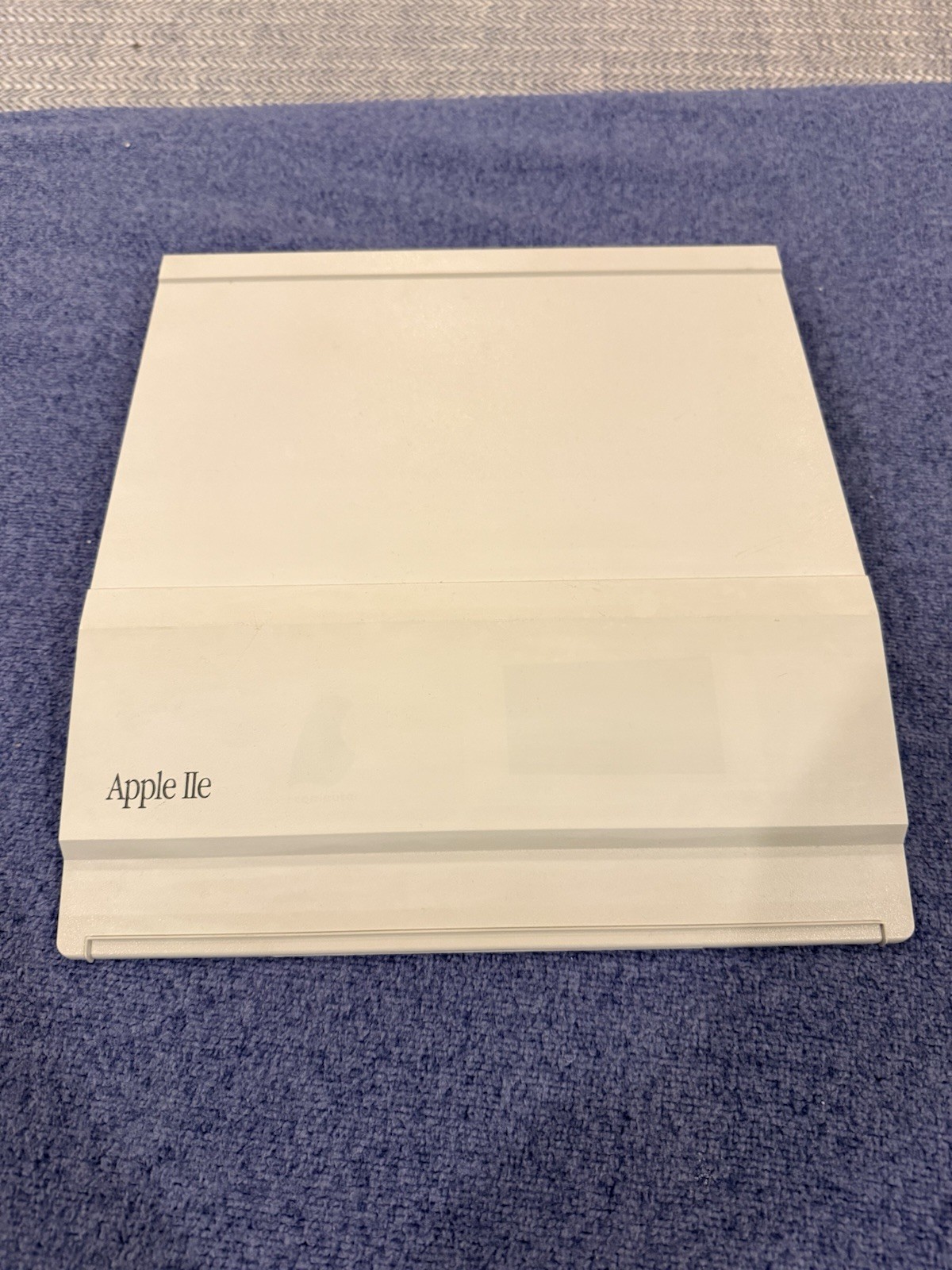 Apple IIe Platinum Original OEM Top Case Cover/Lid