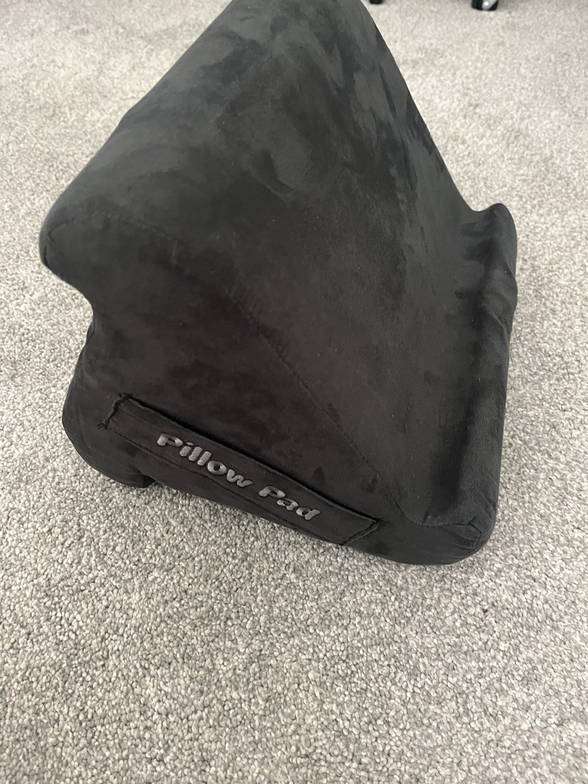Pillow Pad Ultra Multi-Angle Soft Black Tablet / iPad Stand With Side Pocket