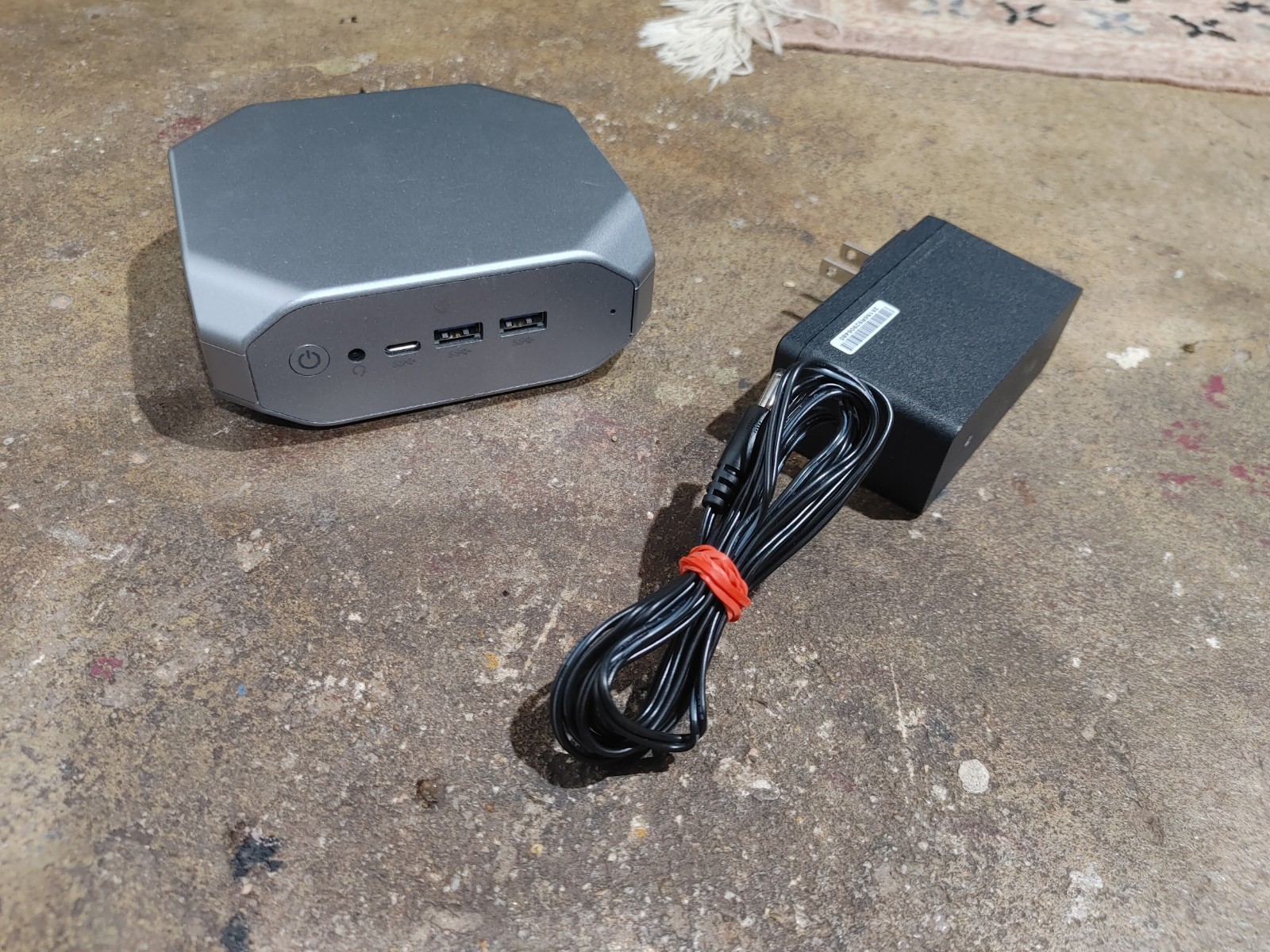 ATOPNUC MA90 Mini PC AMD A9-9400,  8GB RAM, 128GB SSD, Win 11