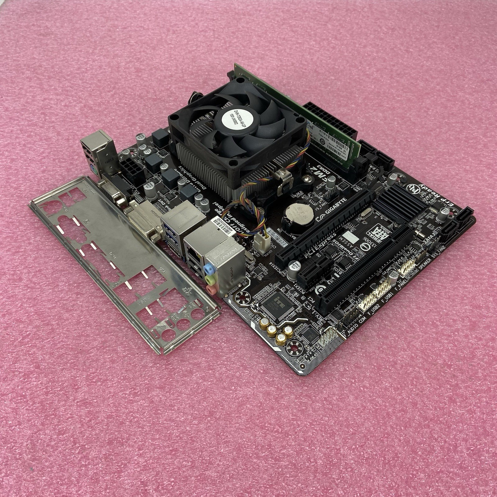 Gigabyte E2A68HM-HD2 Motherboard AMD A4-6300 1.5GHz 2GB RAM w/IO Shield
